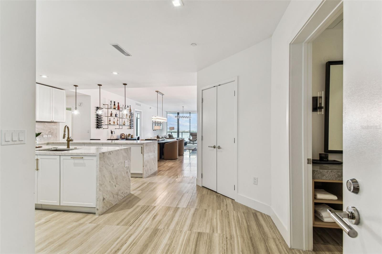 RITZ CARLTON RESIDENCES - Residential Lease