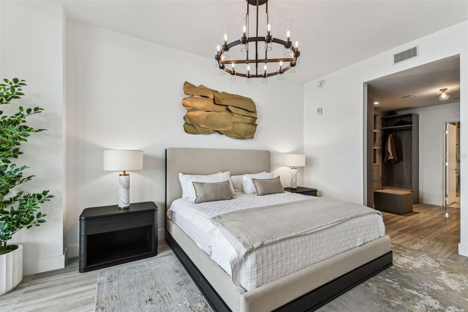 RITZ CARLTON RESIDENCES - Residential Lease