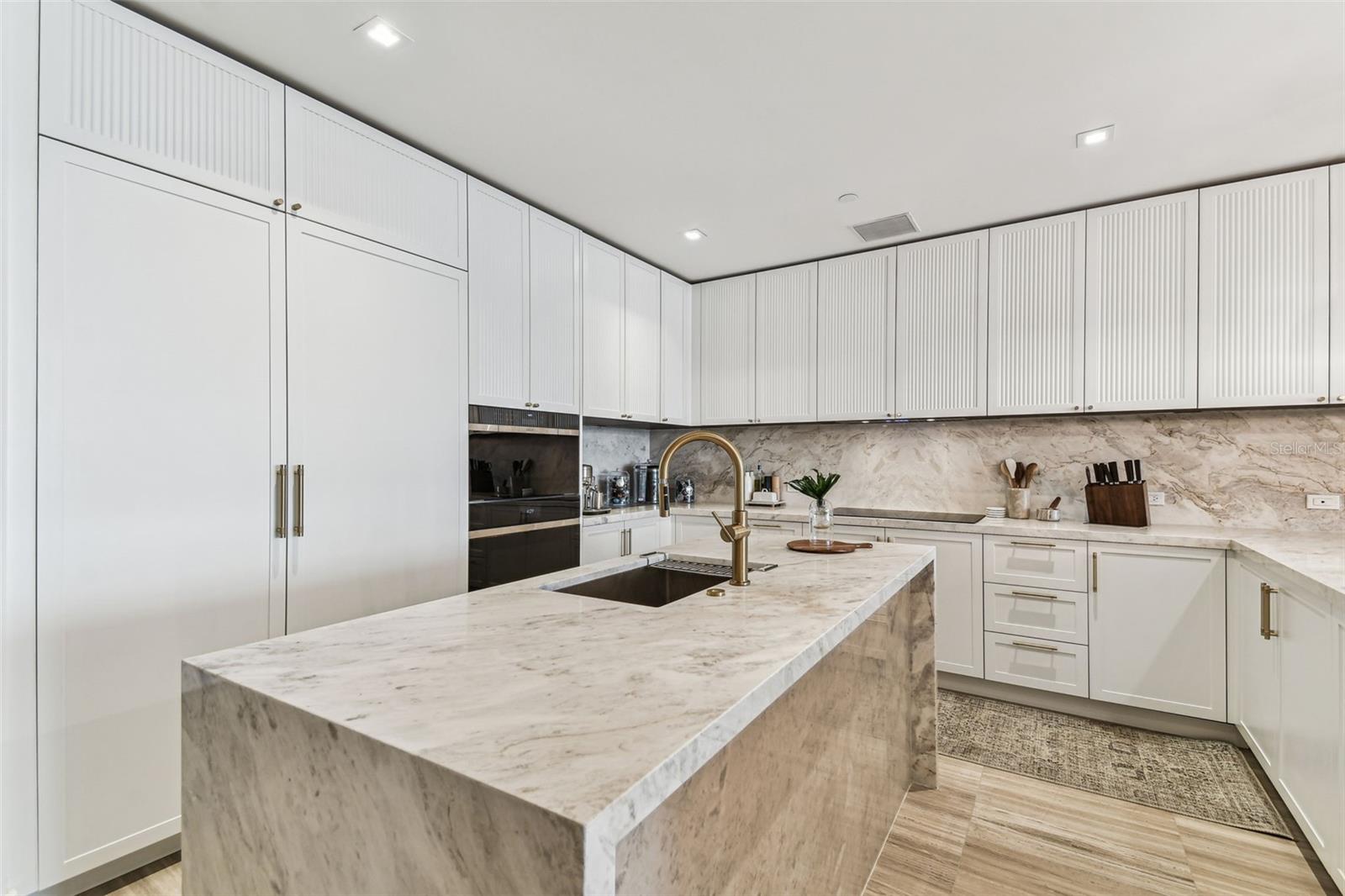 RITZ CARLTON RESIDENCES - Residential Lease