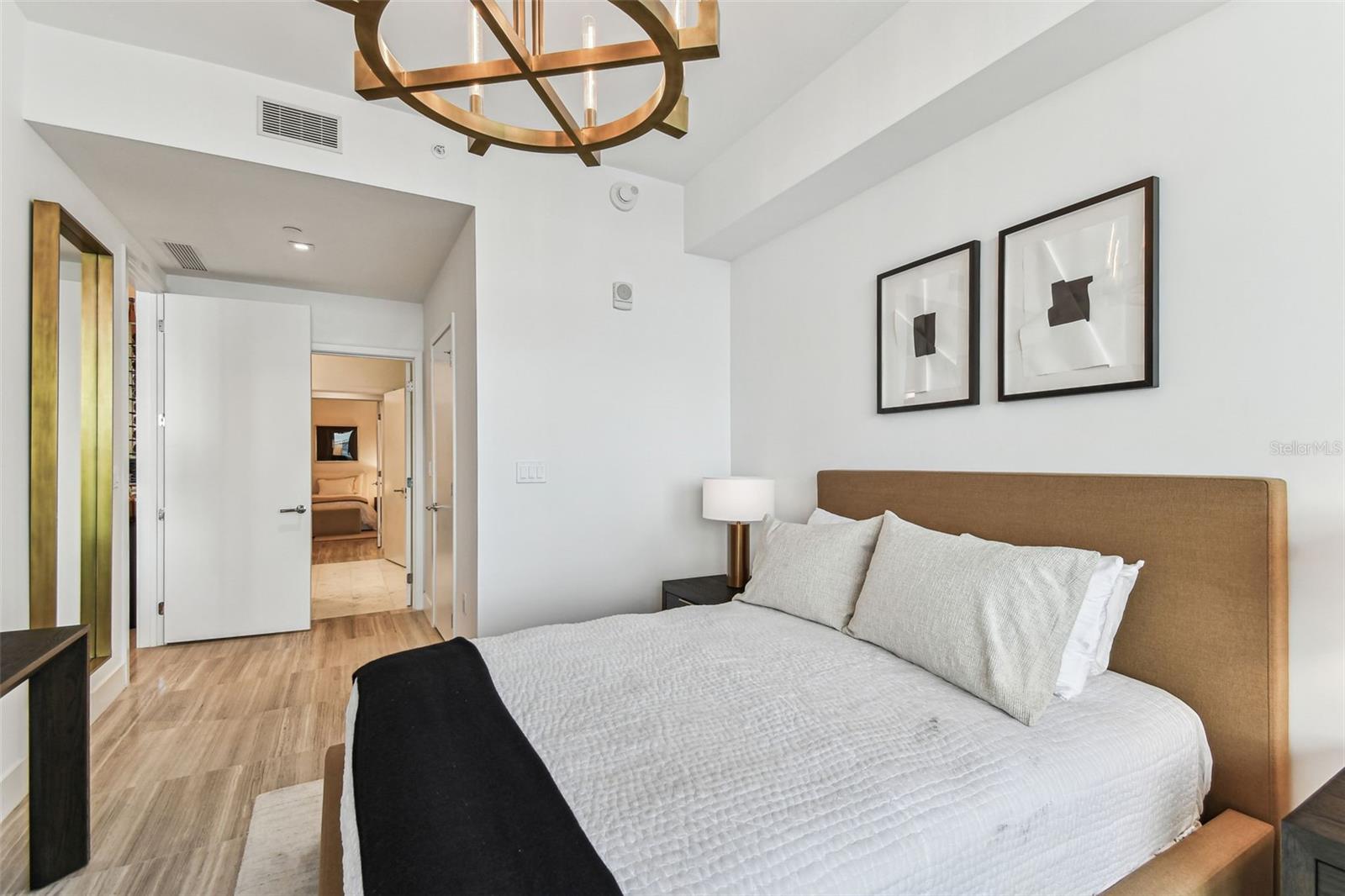 RITZ CARLTON RESIDENCES - Residential Lease