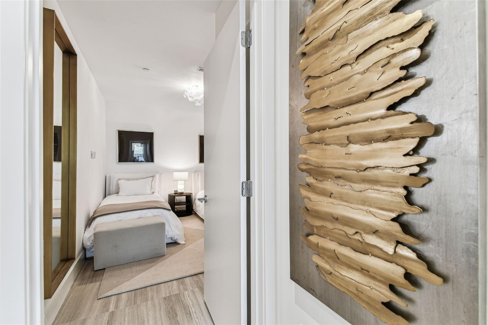 RITZ CARLTON RESIDENCES - Residential Lease