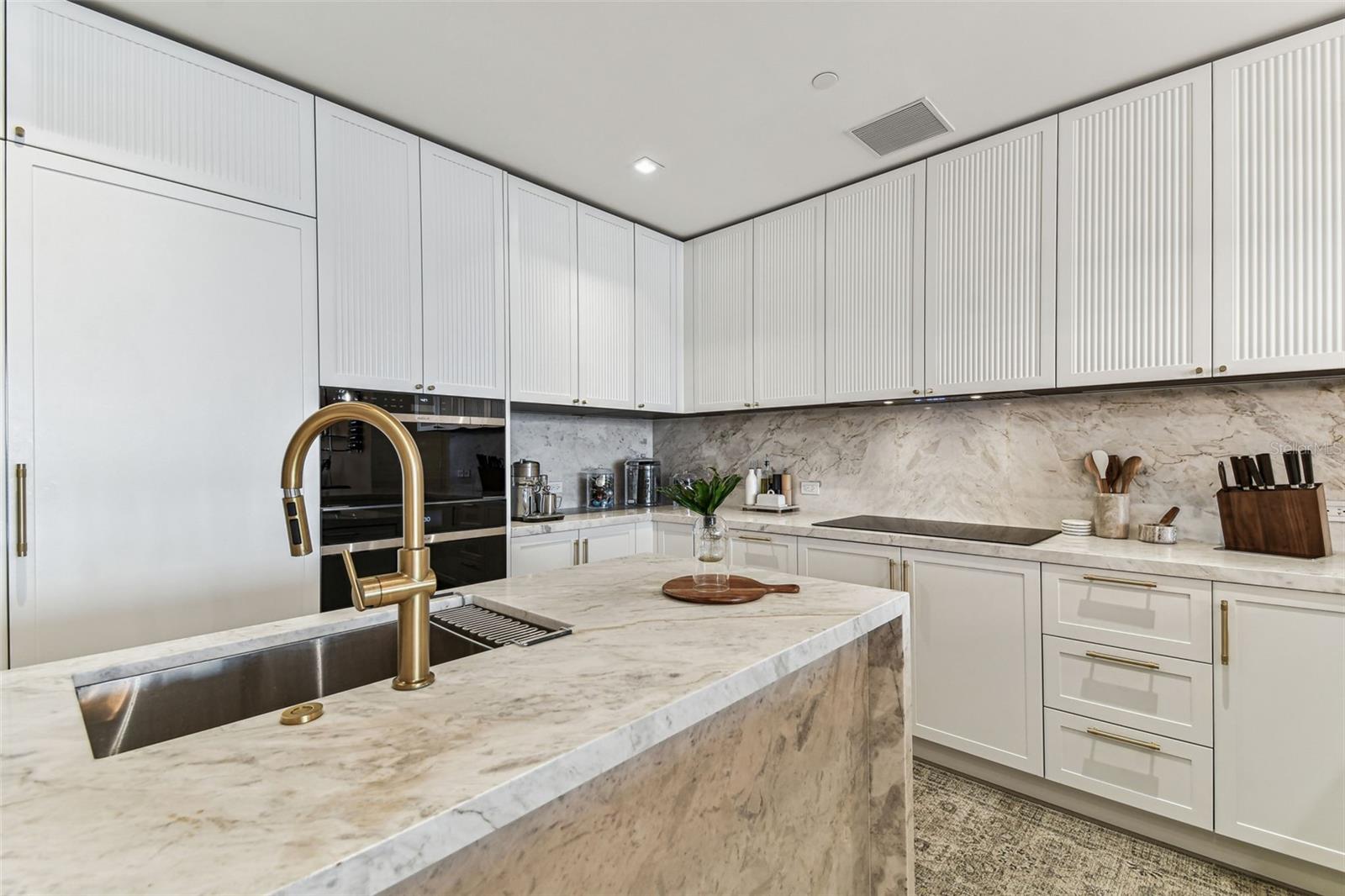 RITZ CARLTON RESIDENCES - Residential Lease