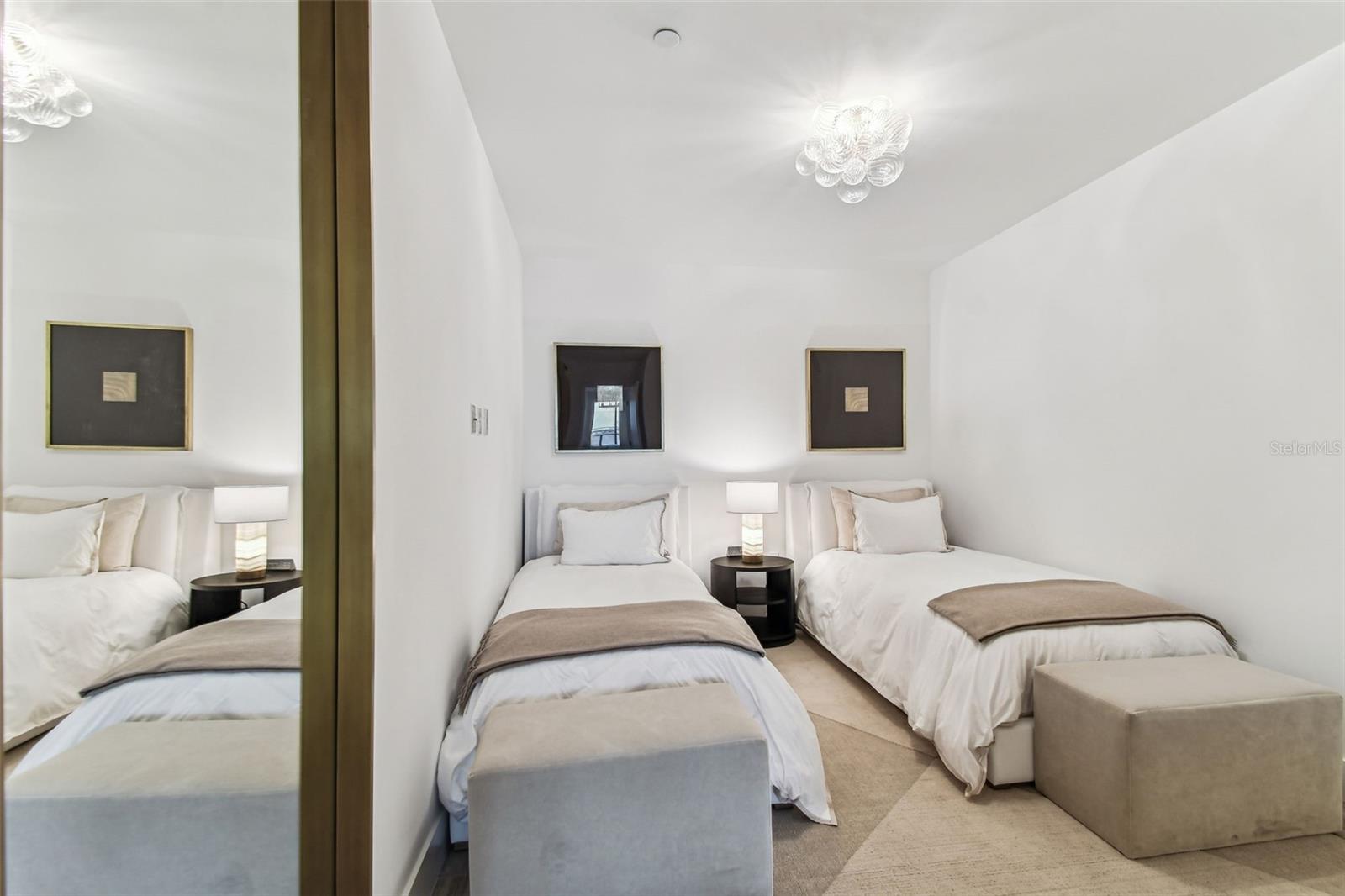 RITZ CARLTON RESIDENCES - Residential Lease