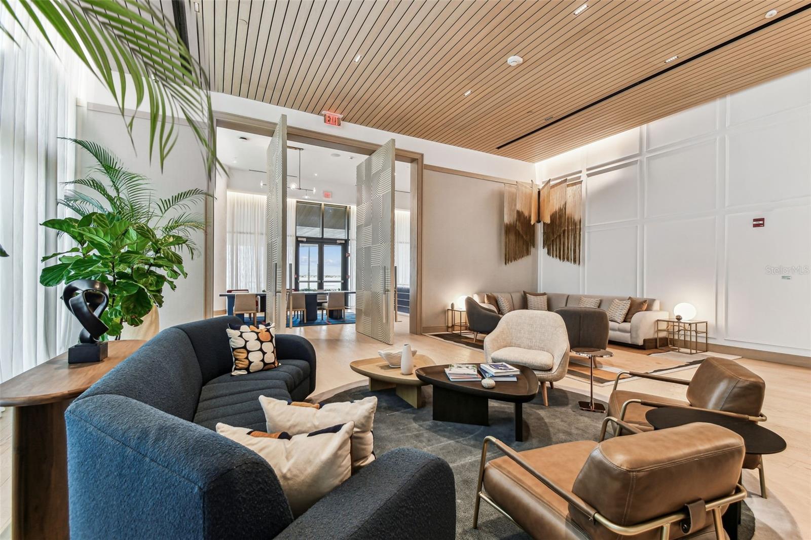 RITZ CARLTON RESIDENCES - Residential Lease