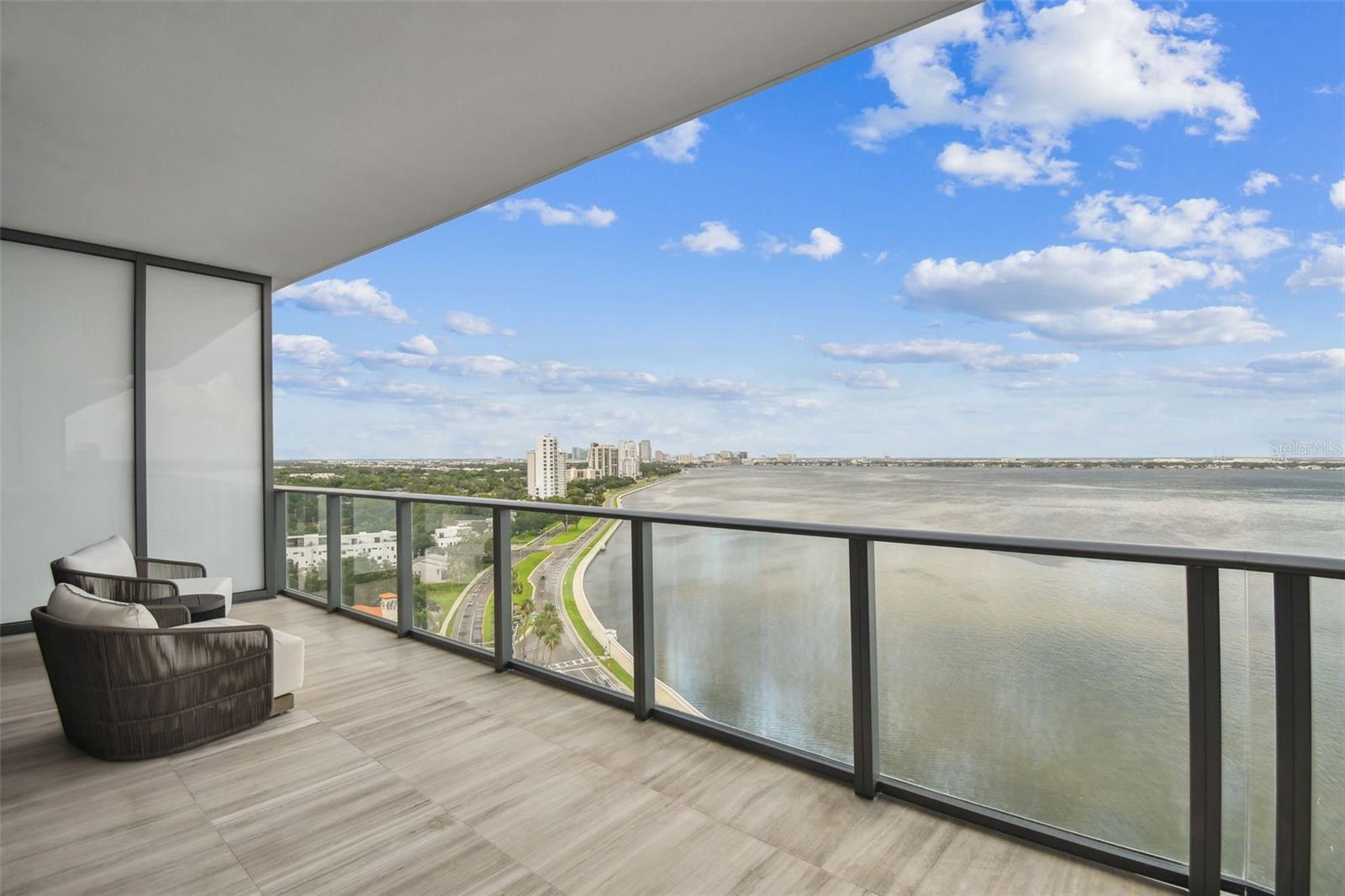 RITZ CARLTON RESIDENCES - Residential Lease