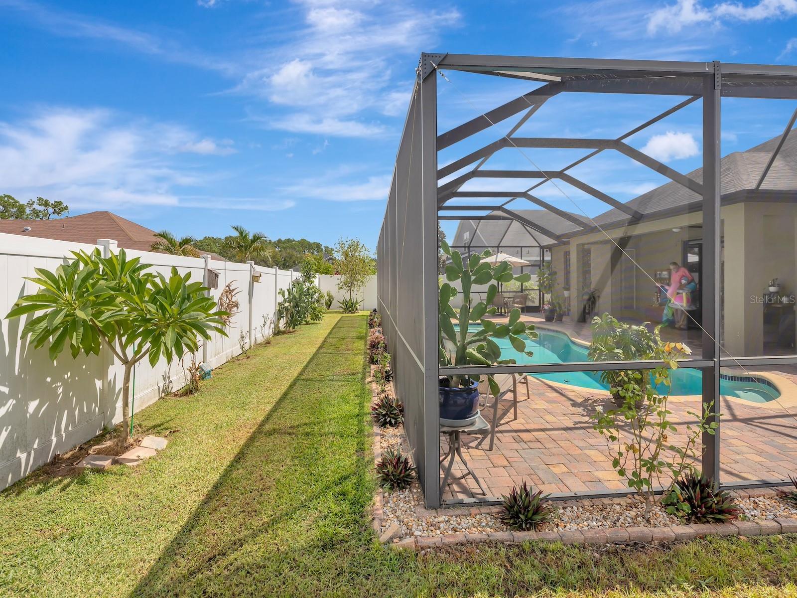 WALDEN POINTE - Residential