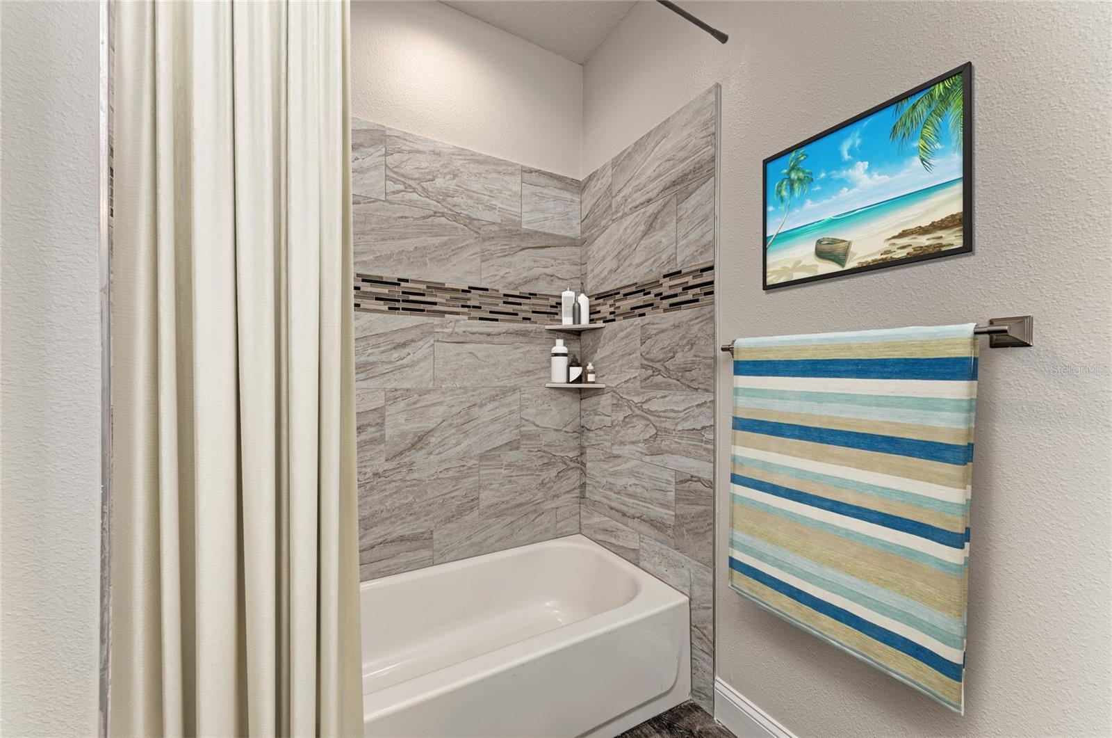 BONITA VISTA APARTMENTS - Residential Lease