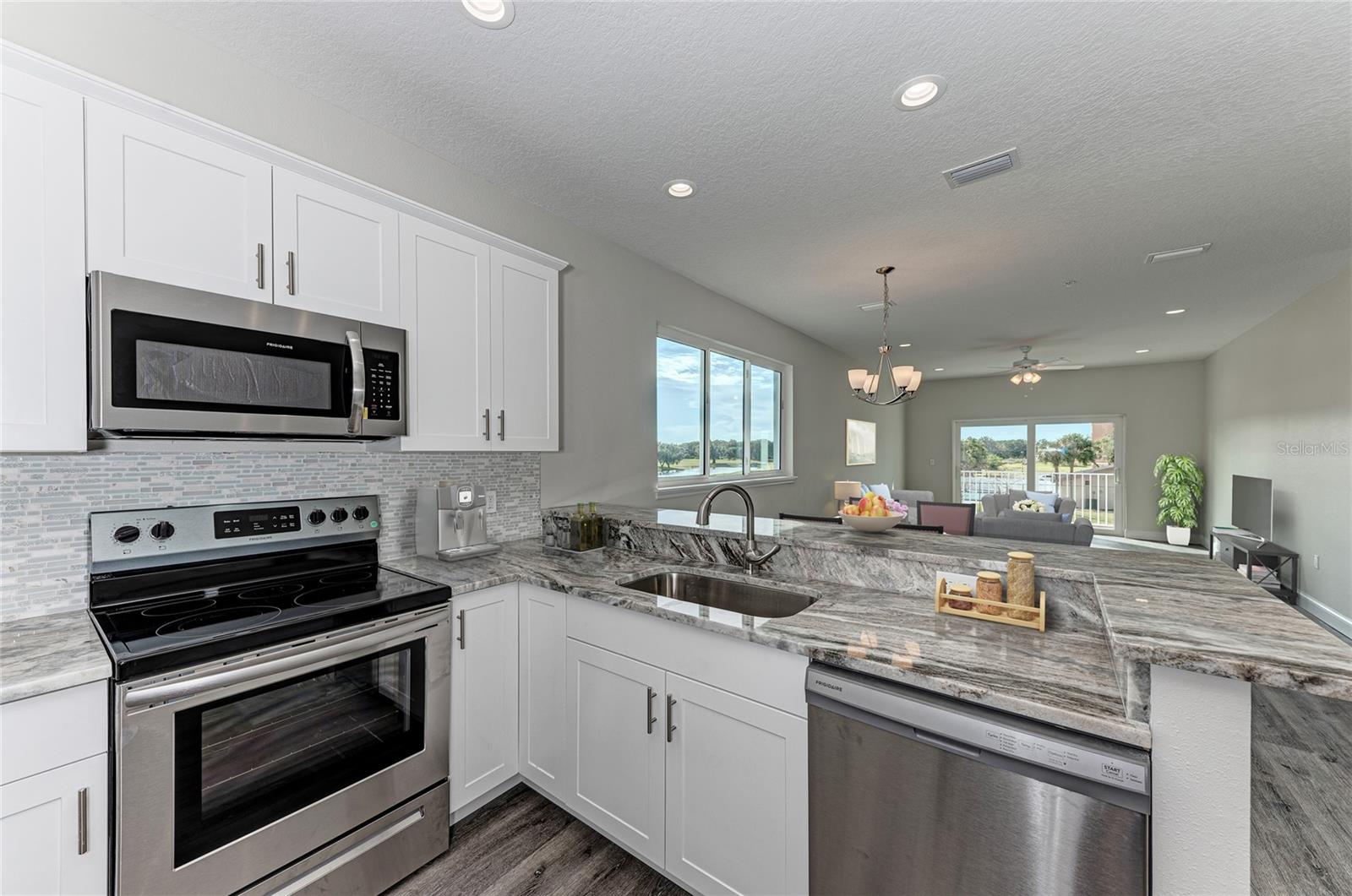 BONITA VISTA APARTMENTS - Residential Lease