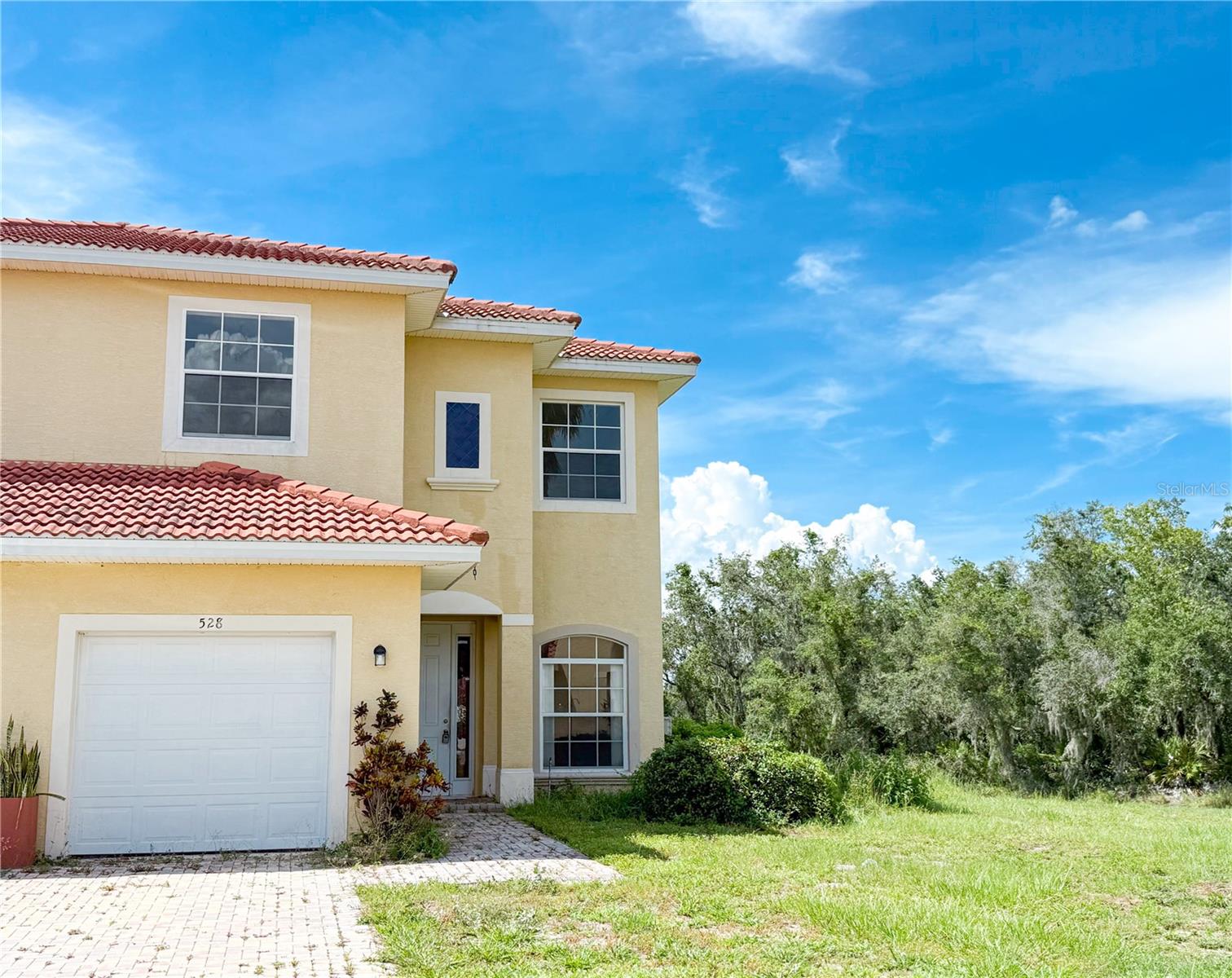 Move-In Ready Home in Poinciana!
This charming 3-bedroom, 2-bath home offers 1,468 sq. ft. of comfortable living space and is ready for its new owners! Enjoy an open-concept living room that flows into a spacious screened porch—perfect for relaxing or entertaining. The second floor features brand-new carpet, and the kitchen includes a brand-new refrigerator. Located in a community with low HOA fees and no CDD, this home offers both comfort and value. Don’t miss this opportunity!
