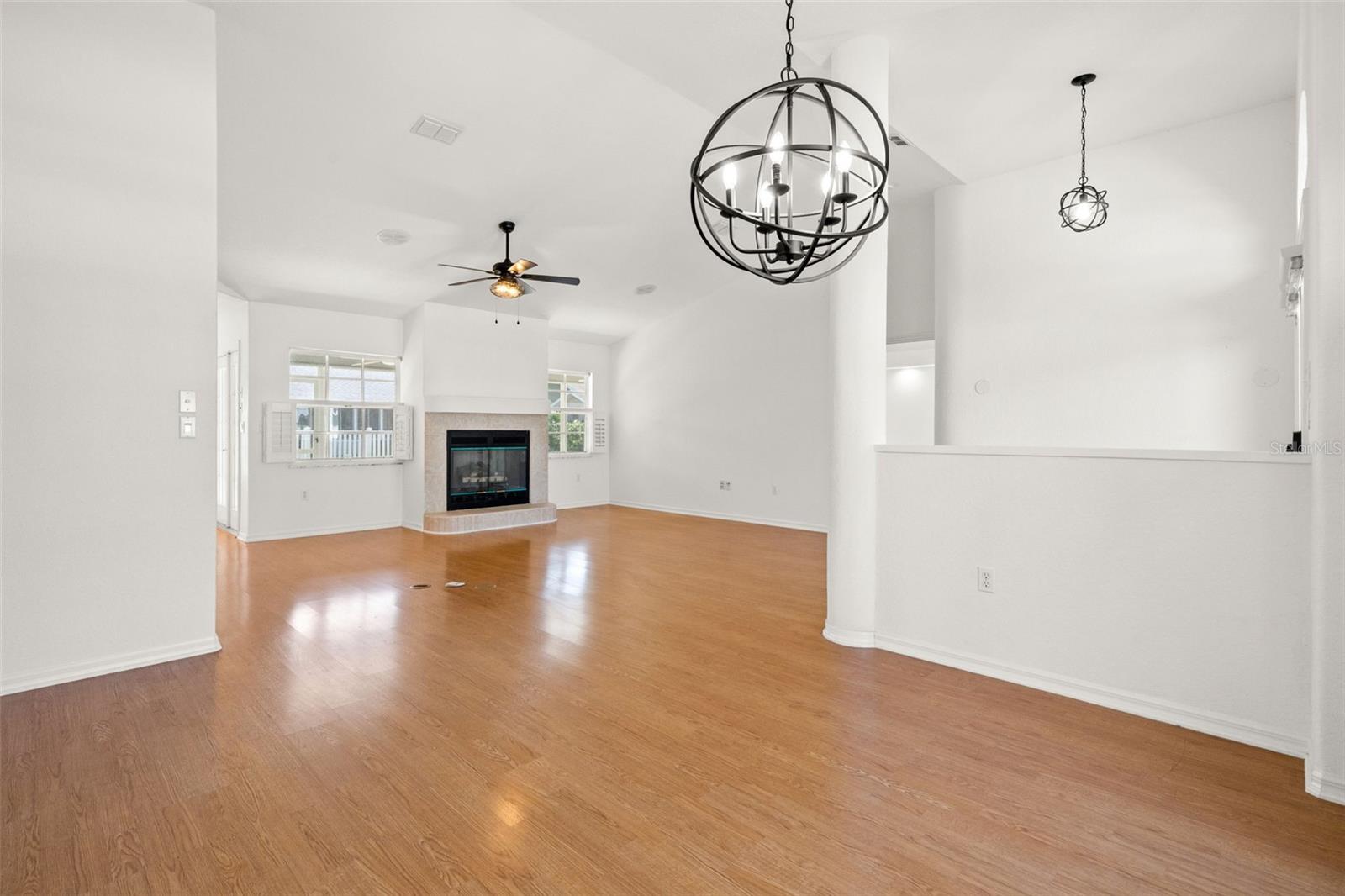 BARRINGTON WOODS PH 02 - Residential