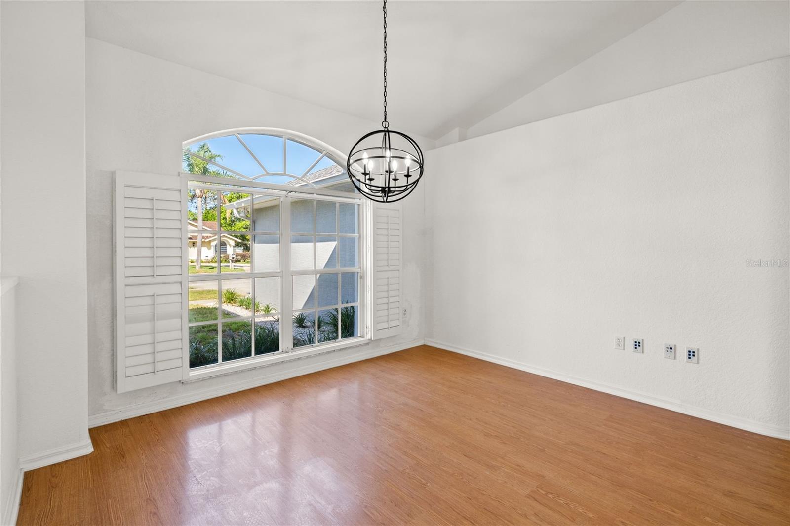 BARRINGTON WOODS PH 02 - Residential