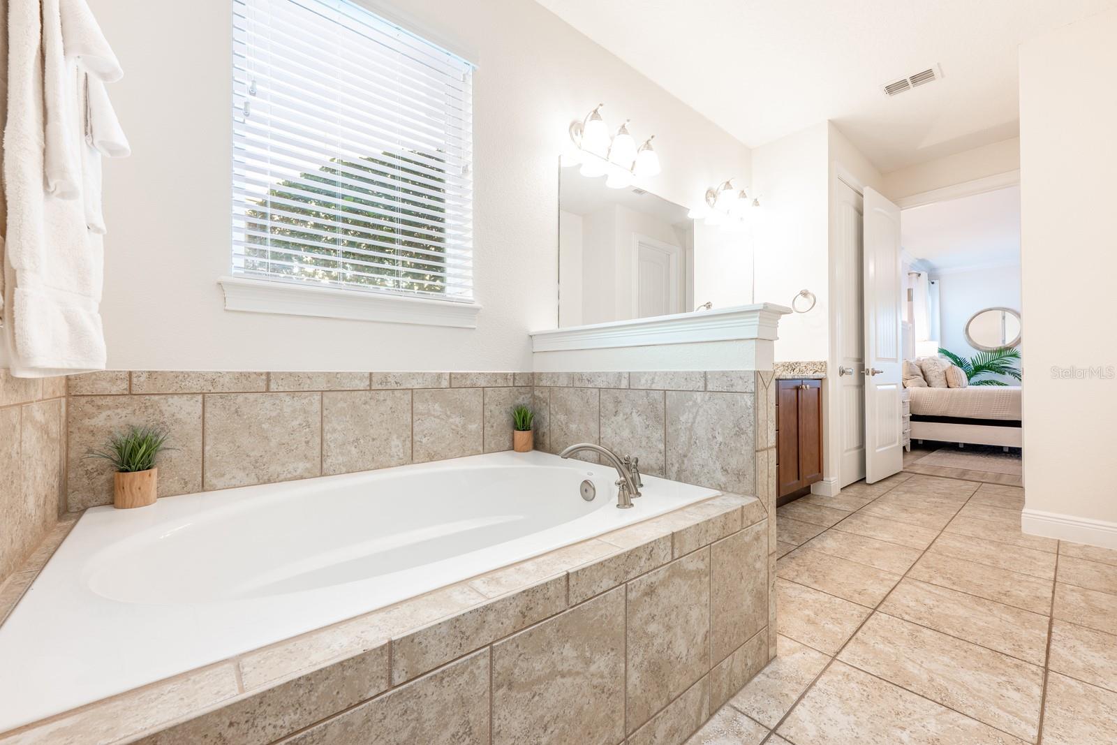 REUNION WEST PH 1 WEST & AMENT CTR RPLT - Residential