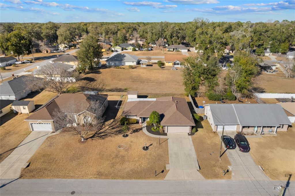 Photo of 3345 NE 41st Place, Ocala, FL 34479 (MLS # OM718279)