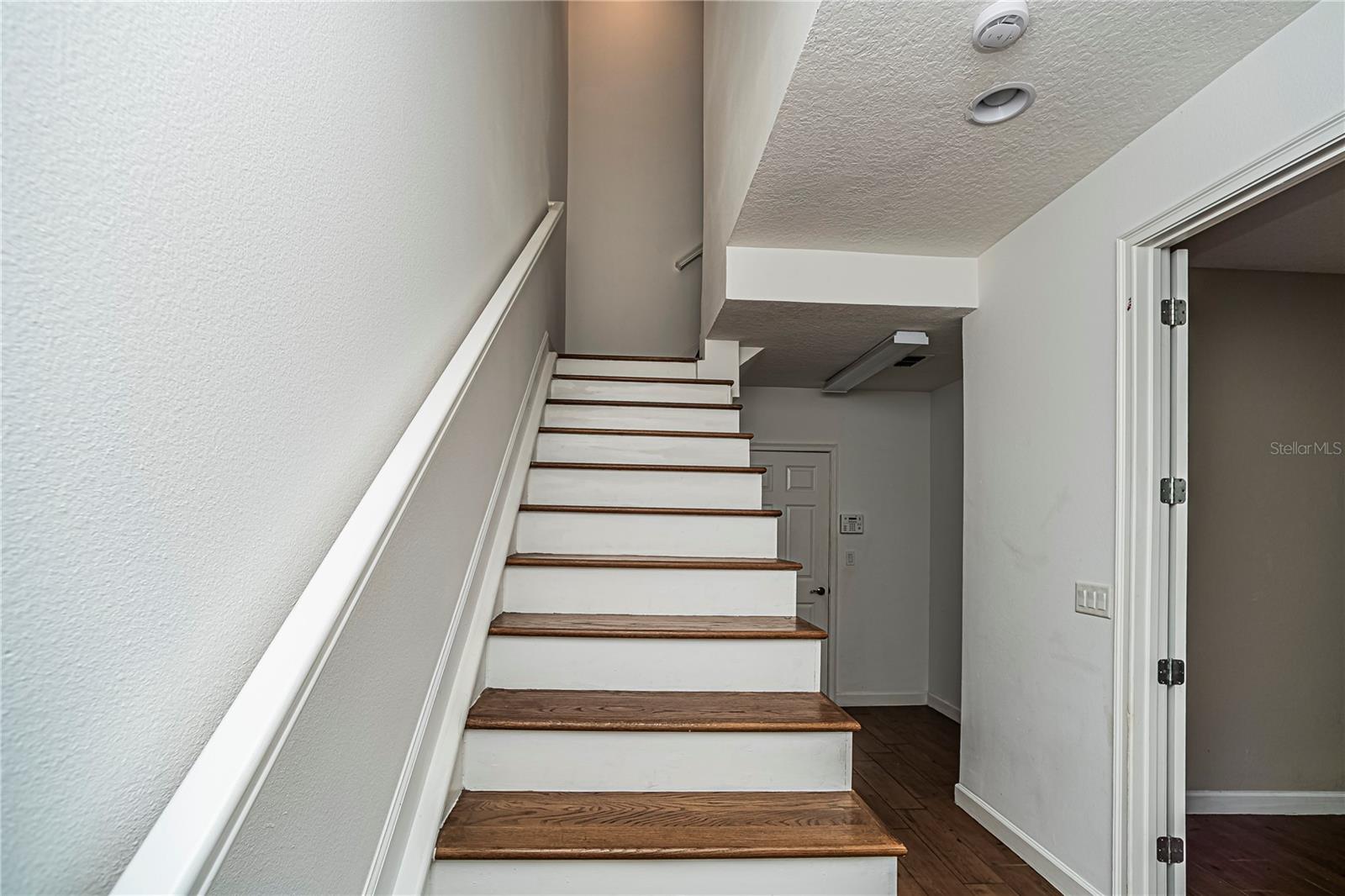 GRANDE OAKS AT HEATHROW - Residential