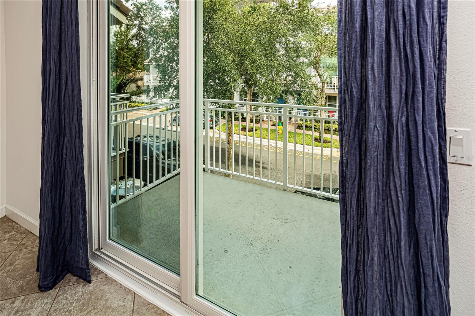 GRANDE OAKS AT HEATHROW - Residential