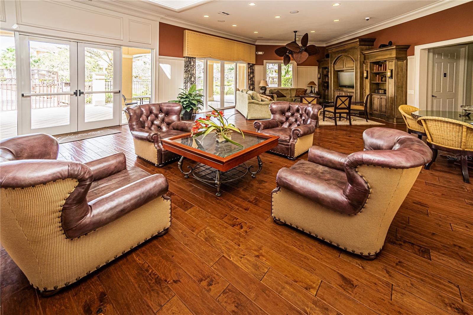 GRANDE OAKS AT HEATHROW - Residential
