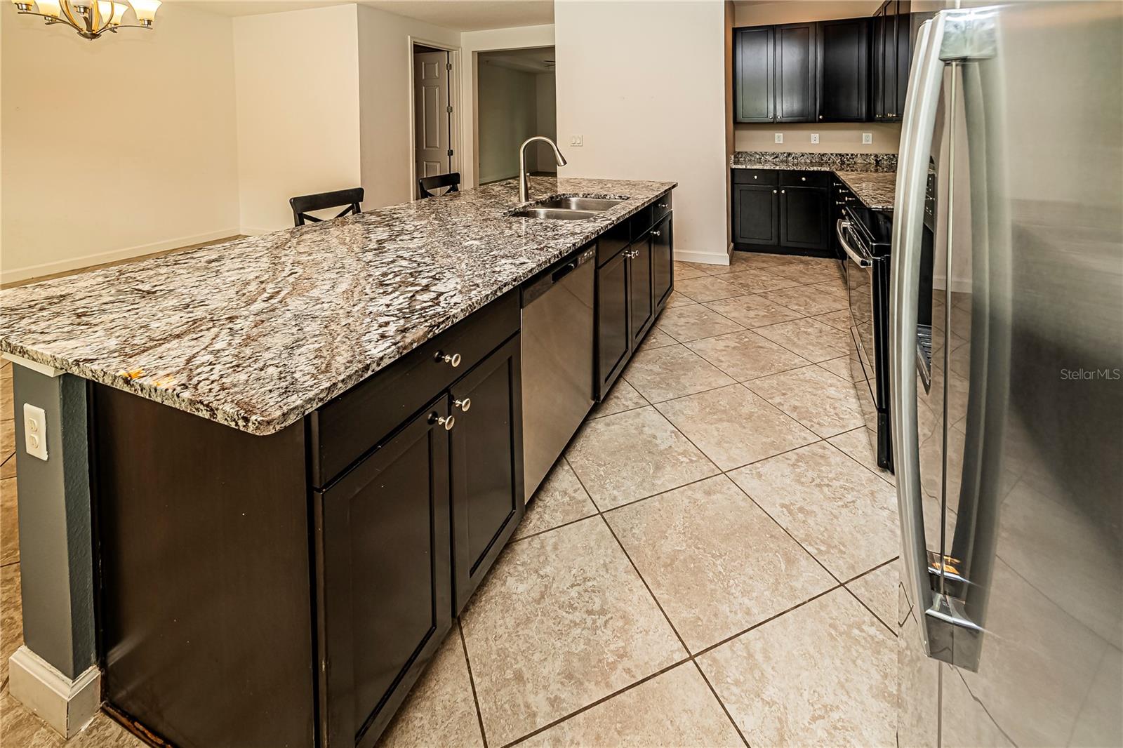GRANDE OAKS AT HEATHROW - Residential