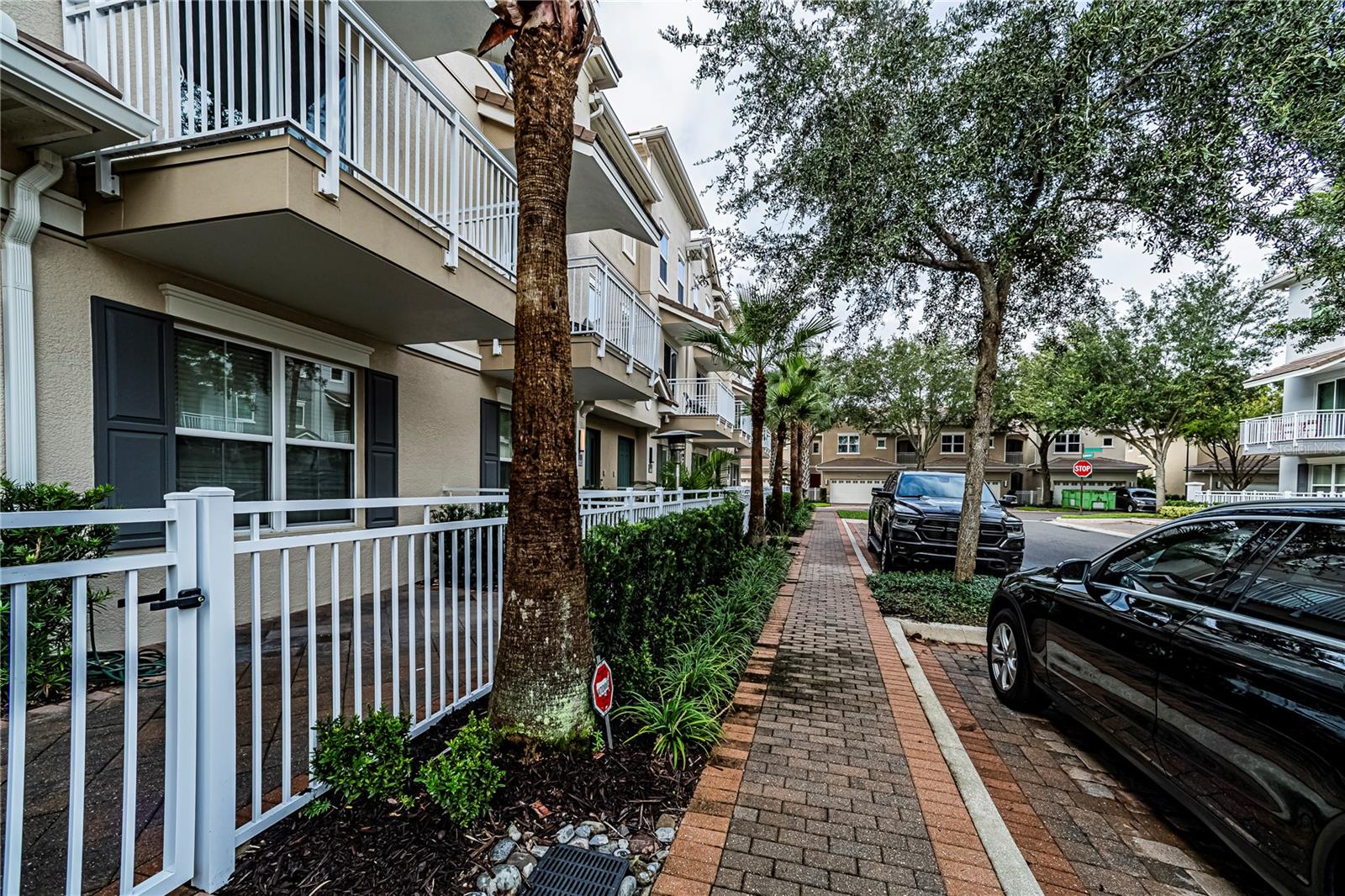 GRANDE OAKS AT HEATHROW - Residential