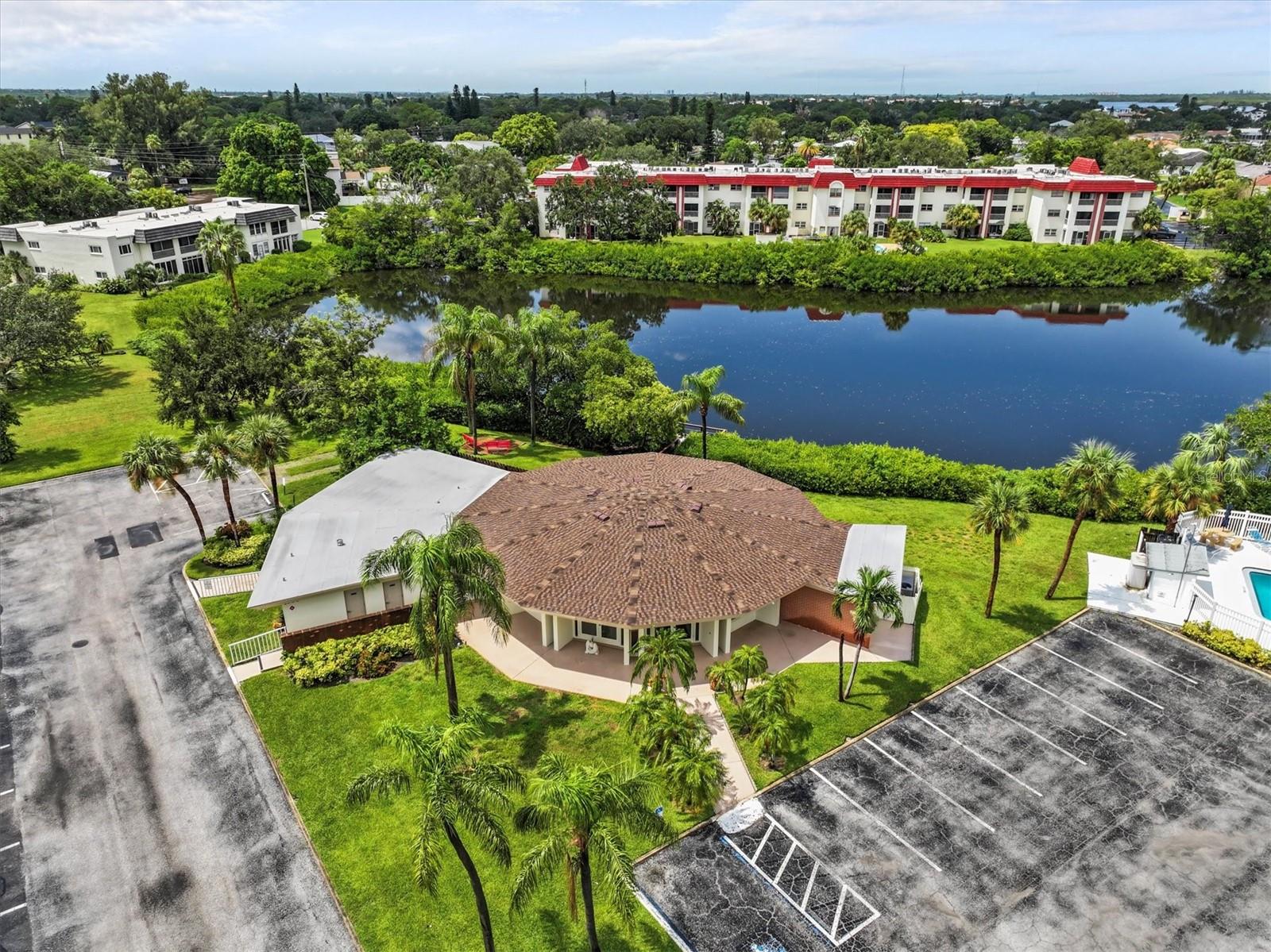 LAKE OVERLOOK APTS - Residential Lease