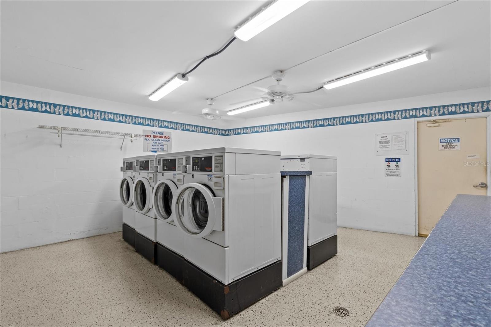 LAKE OVERLOOK APTS - Residential Lease