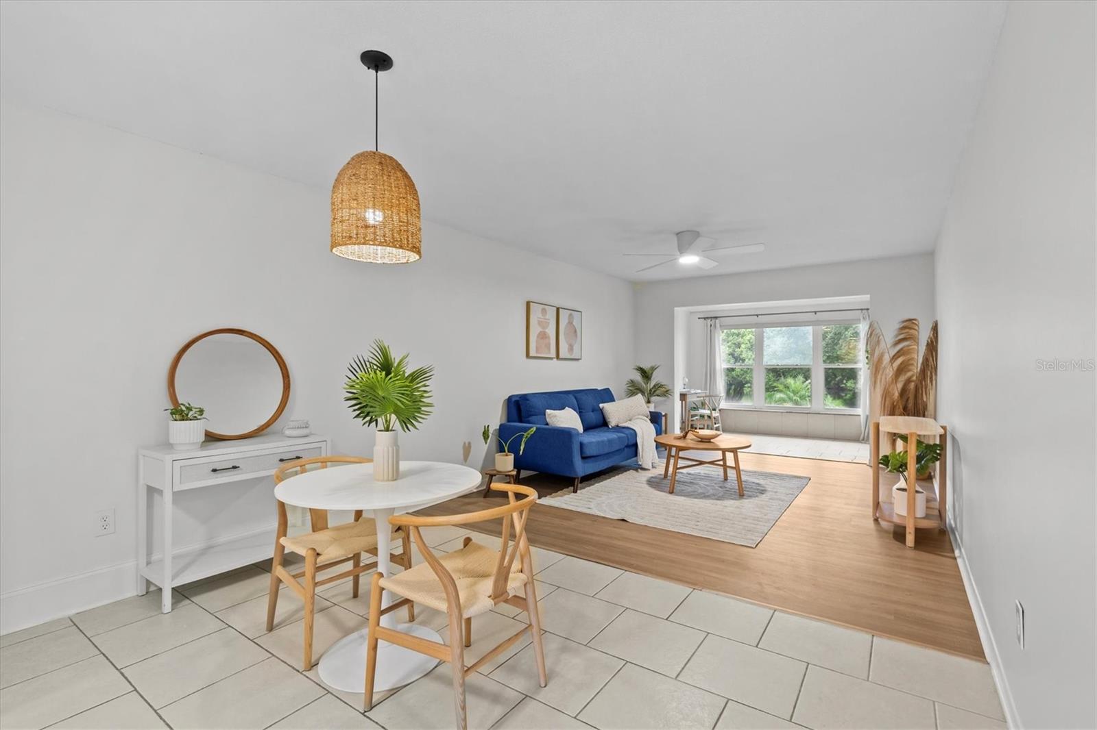 LAKE OVERLOOK APTS - Residential Lease