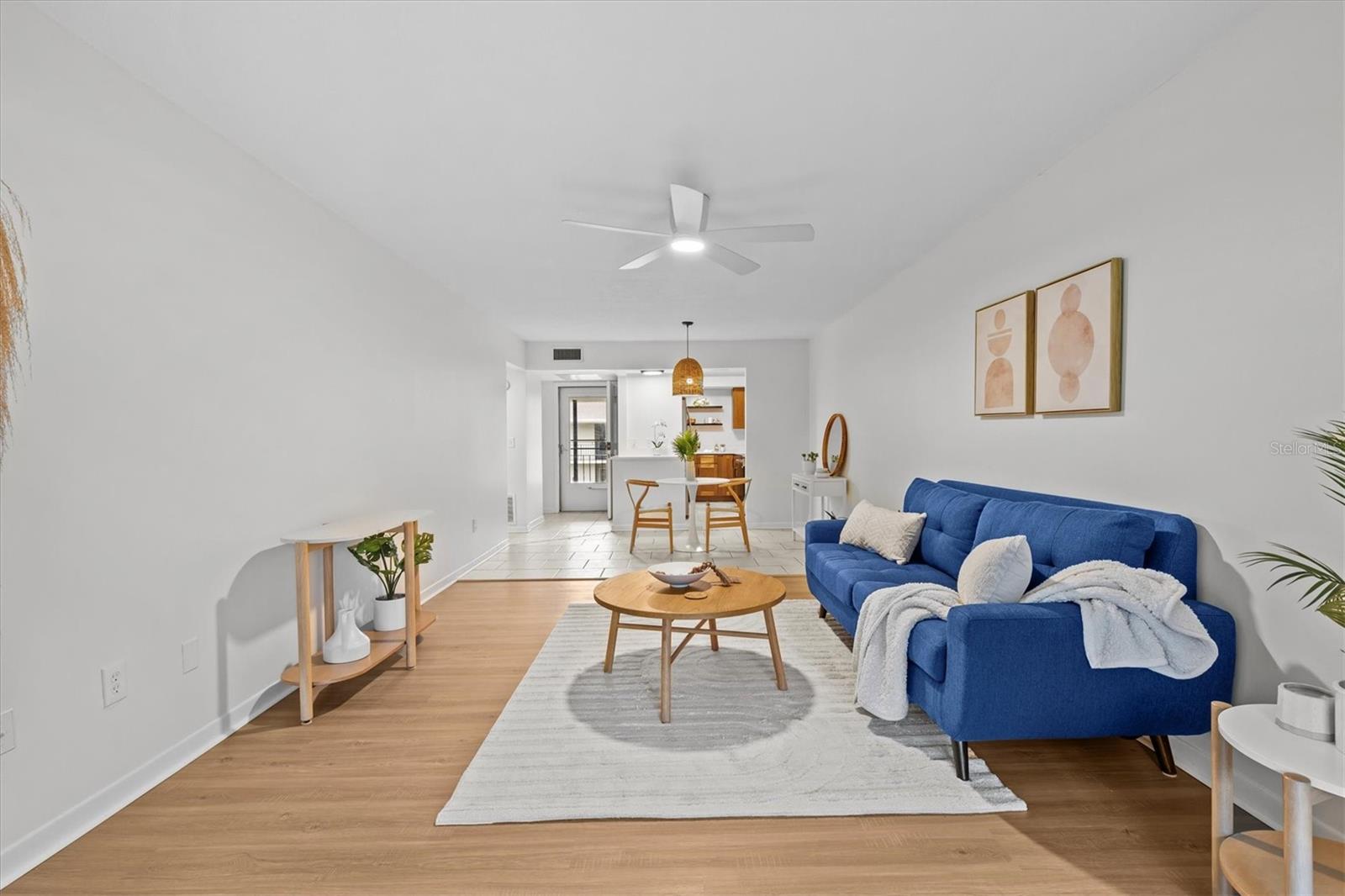 LAKE OVERLOOK APTS - Residential Lease