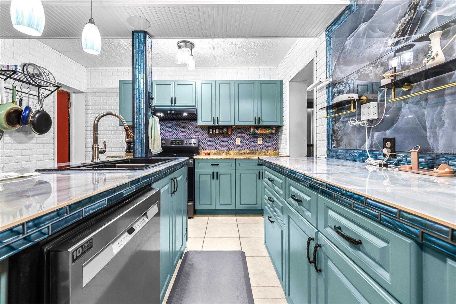 BIDWELL HEIGHTS - Residential