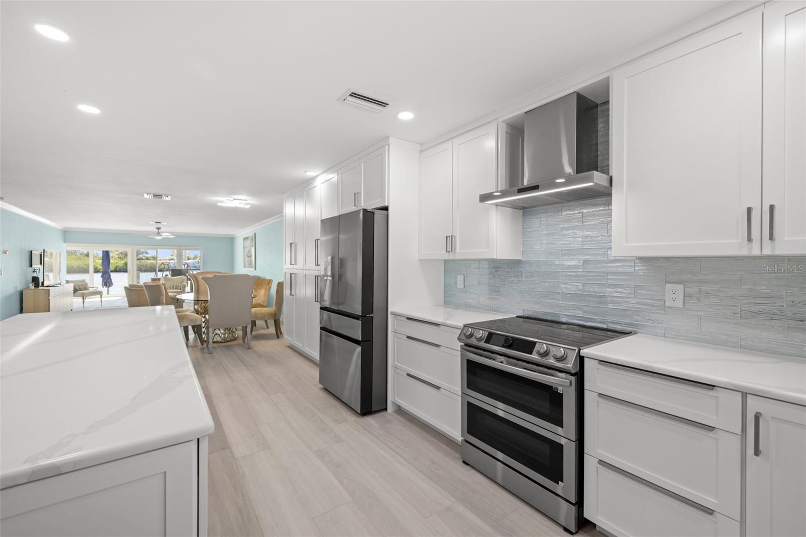 BOCA CIEGA POINT EAST - Residential