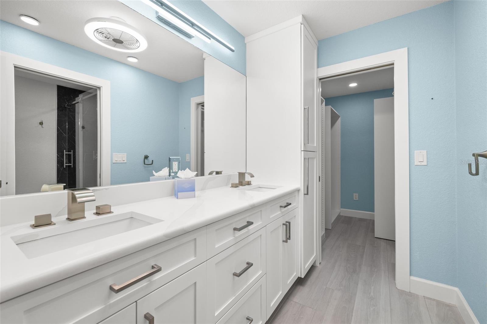 BOCA CIEGA POINT EAST - Residential