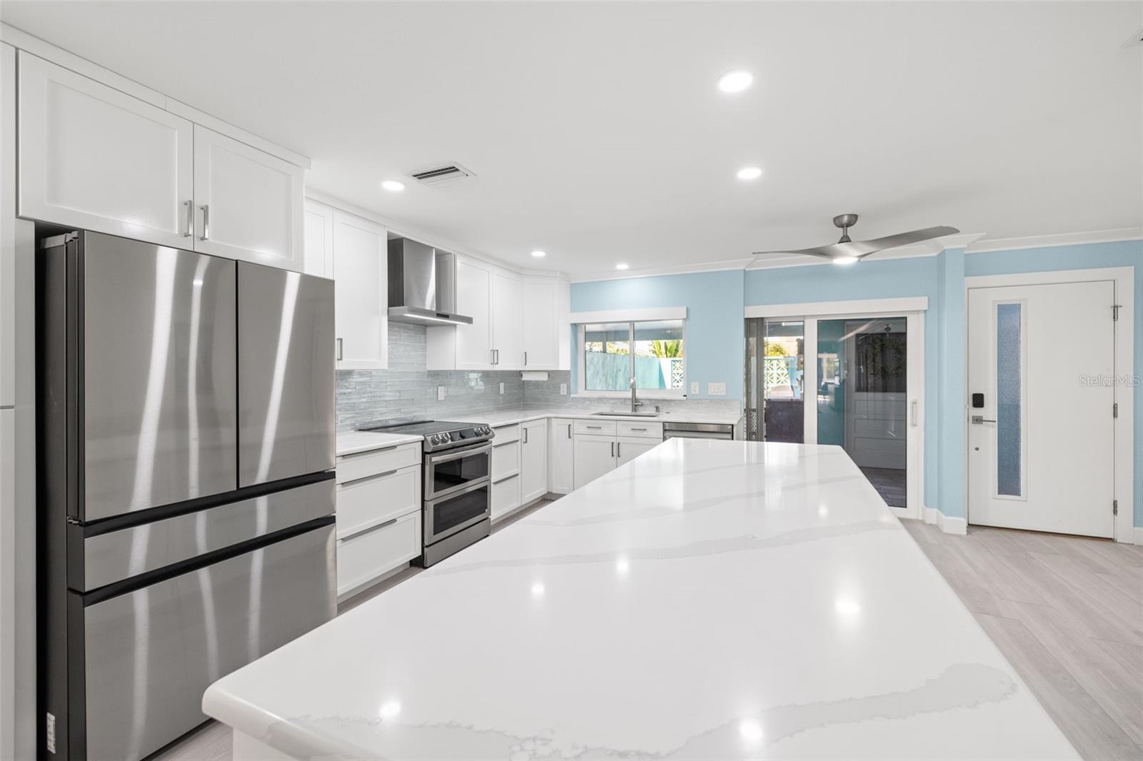 BOCA CIEGA POINT EAST - Residential