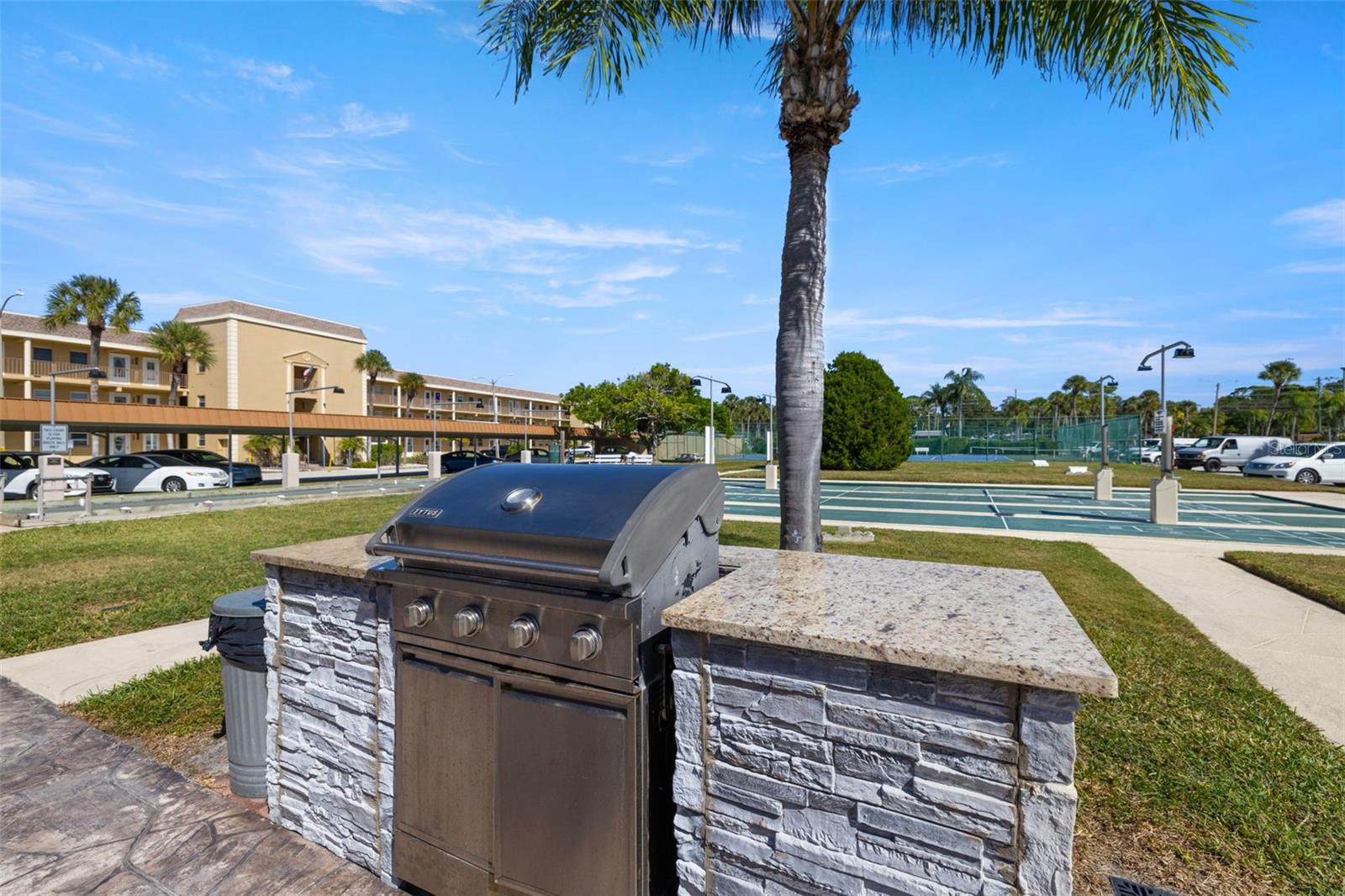 BOCA CIEGA POINT EAST - Residential