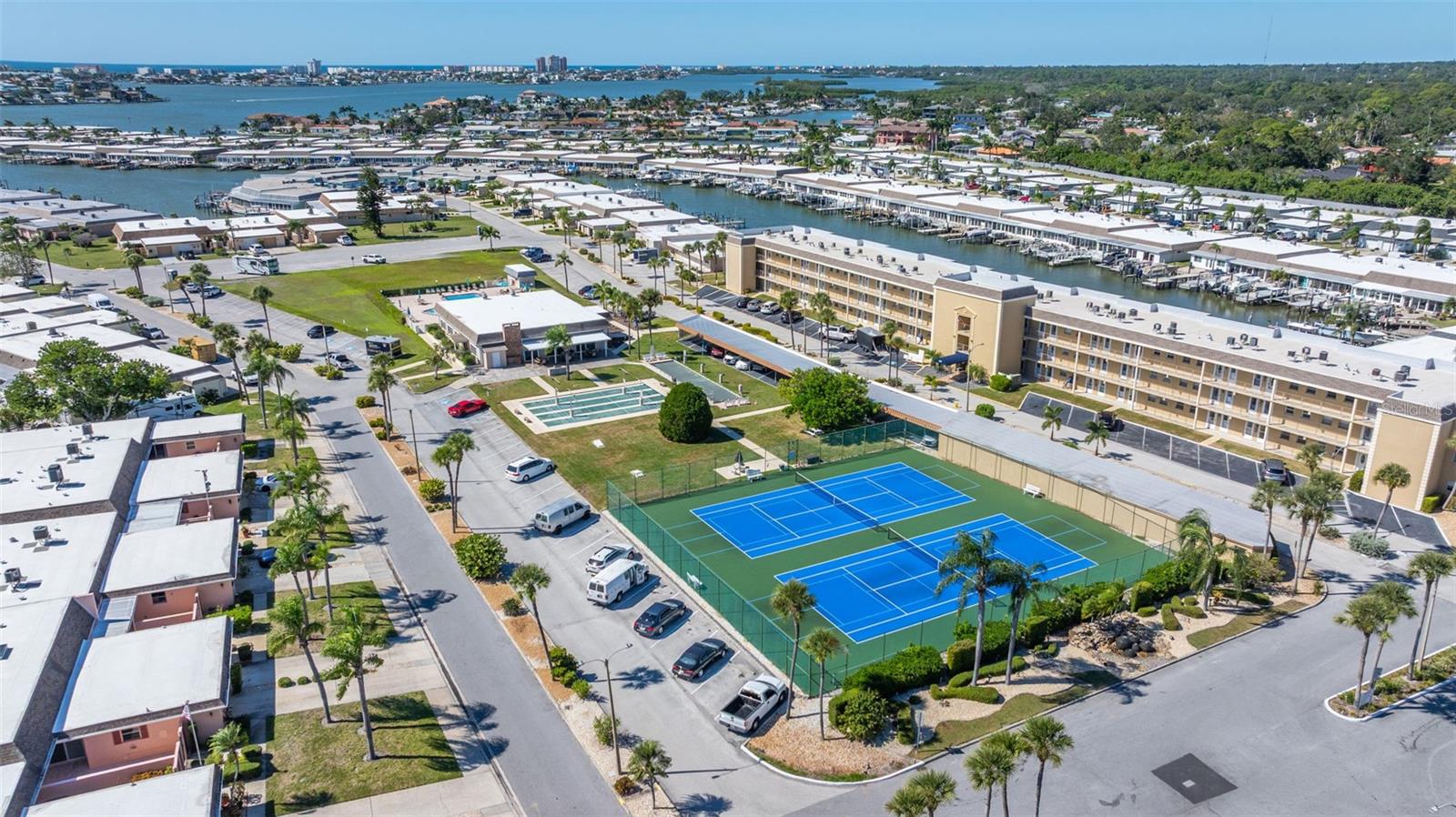 BOCA CIEGA POINT EAST - Residential
