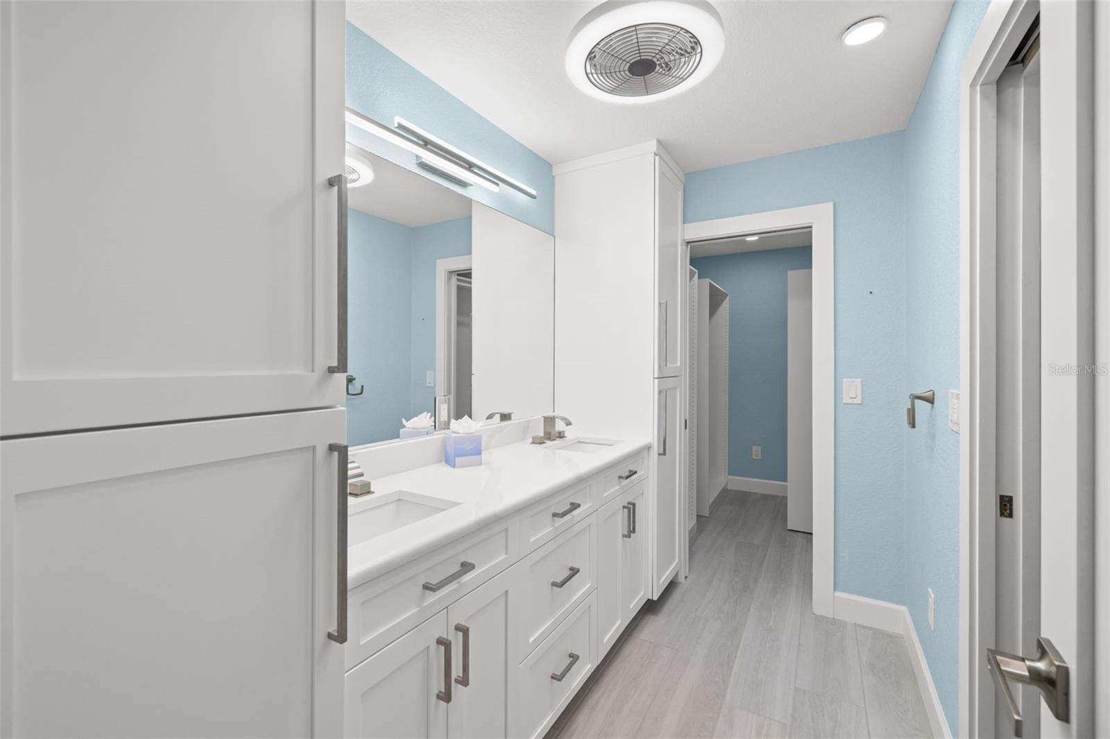 BOCA CIEGA POINT EAST - Residential