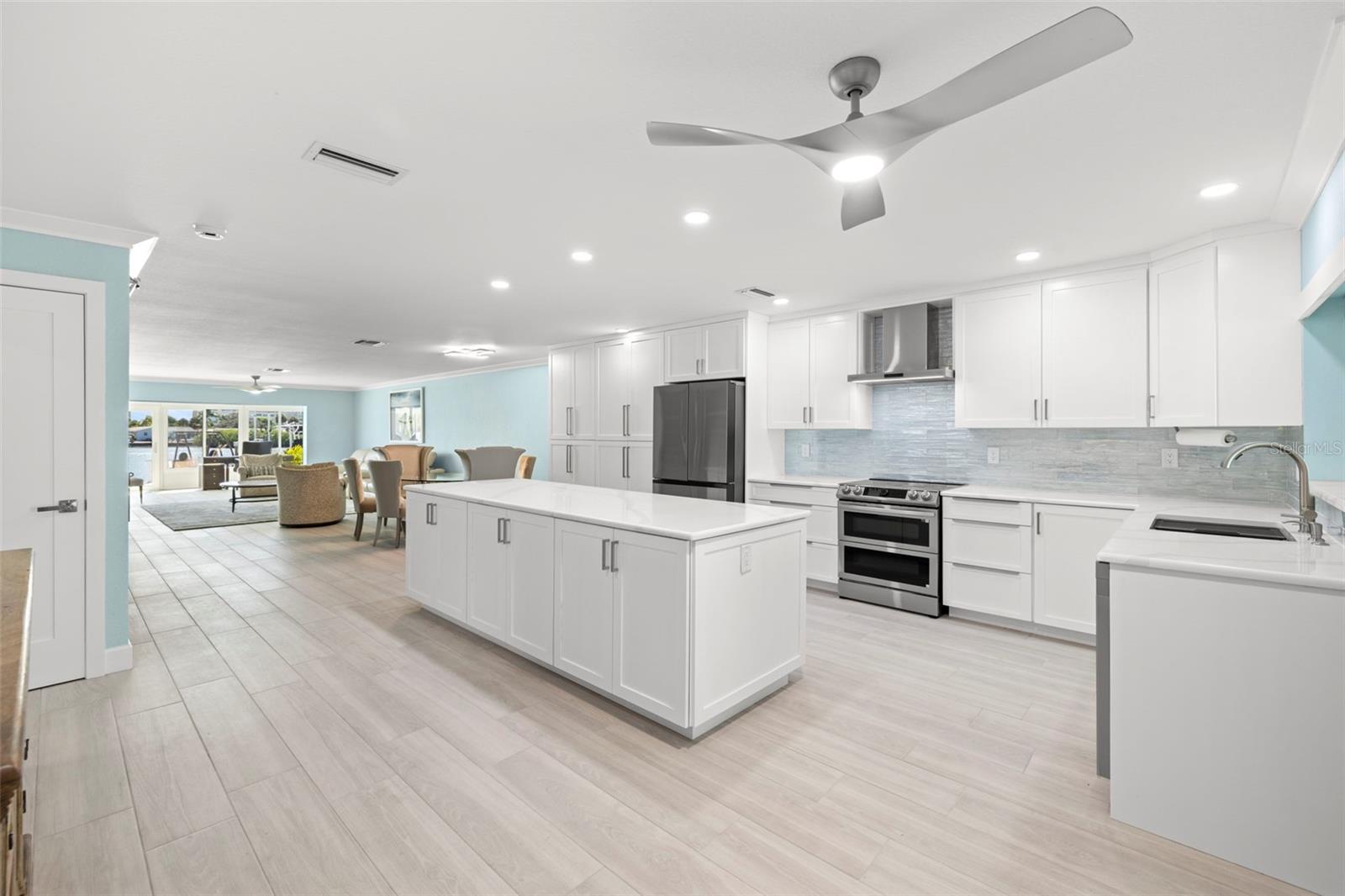 BOCA CIEGA POINT EAST - Residential