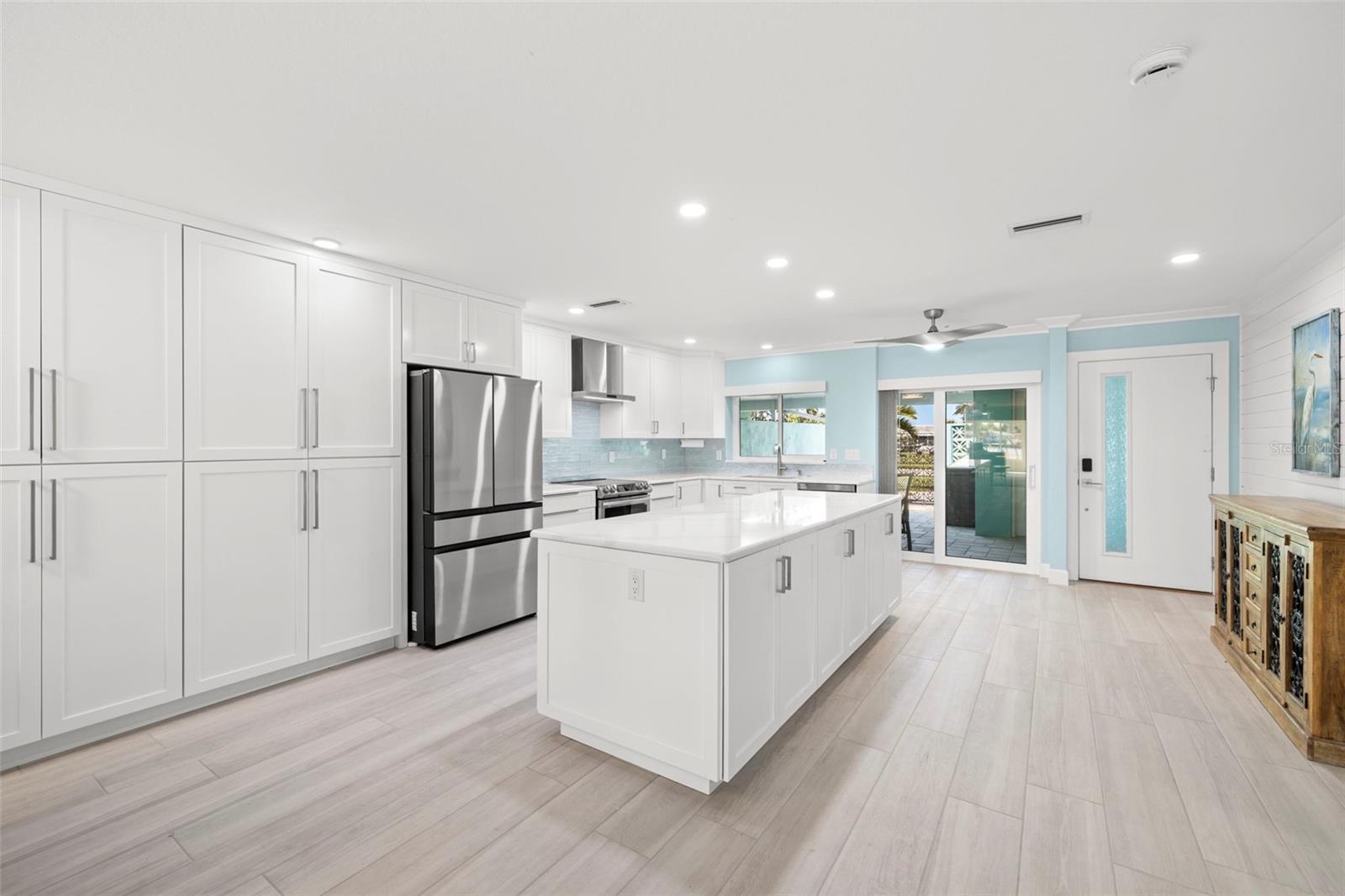 BOCA CIEGA POINT EAST - Residential