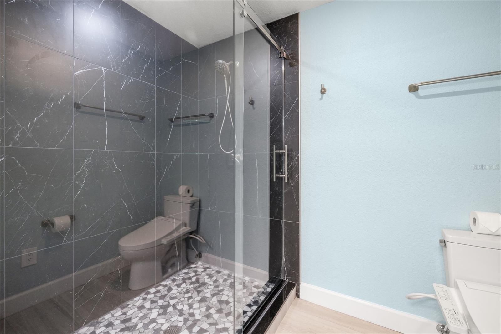 BOCA CIEGA POINT EAST - Residential