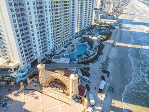 A home in DAYTONA BEACH