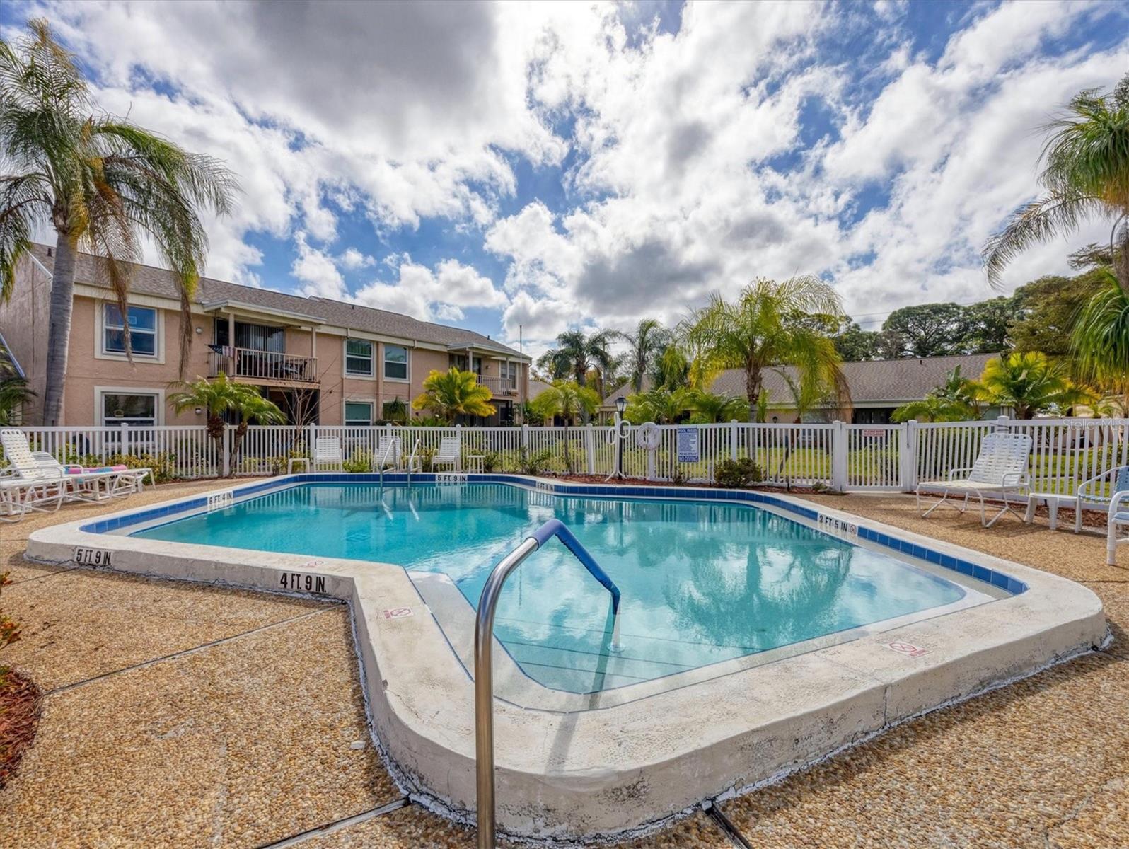 PEBBLE SPRINGS CLUSTER 1 - Residential