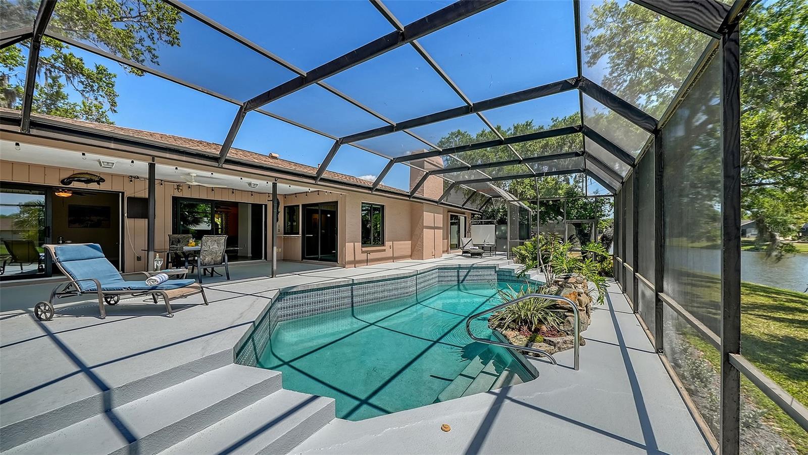 COLONIAL OAKS - Residential