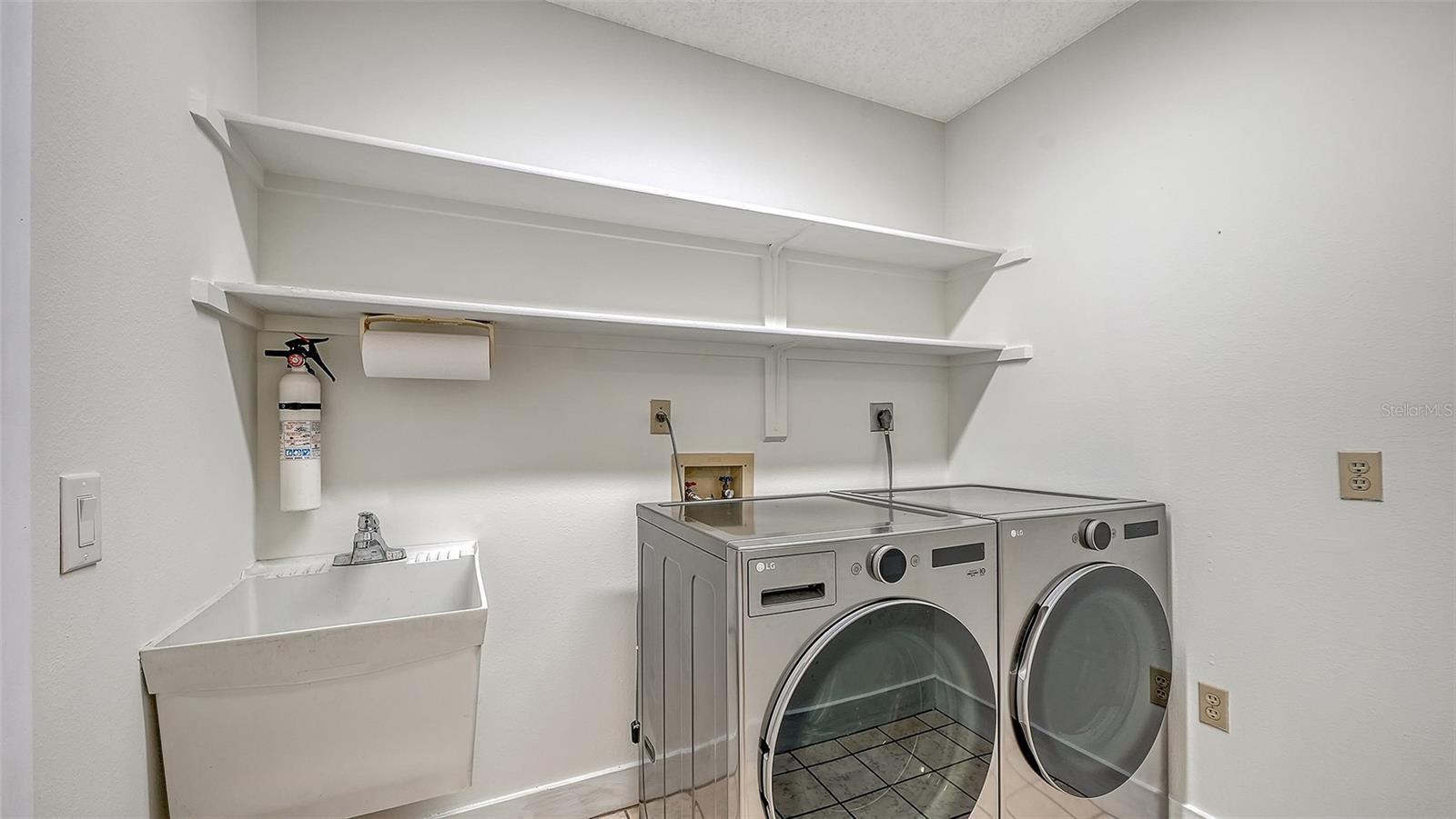 COLONIAL OAKS - Residential