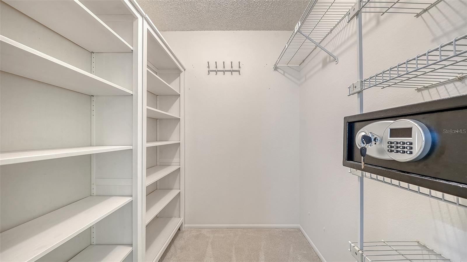 COLONIAL OAKS - Residential