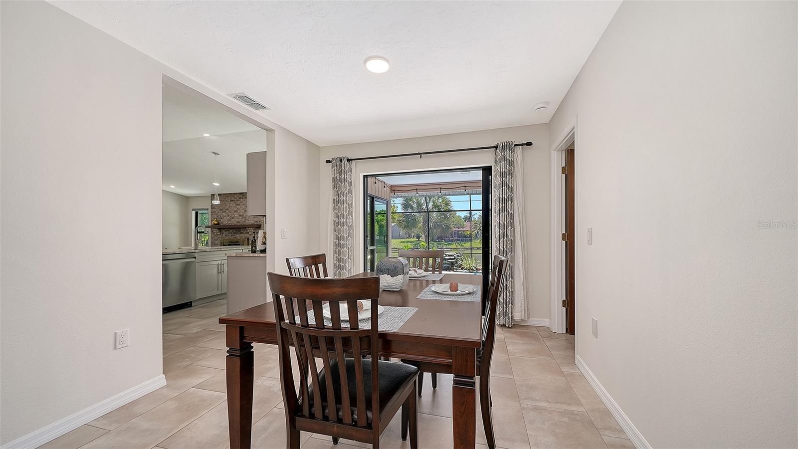 COLONIAL OAKS - Residential