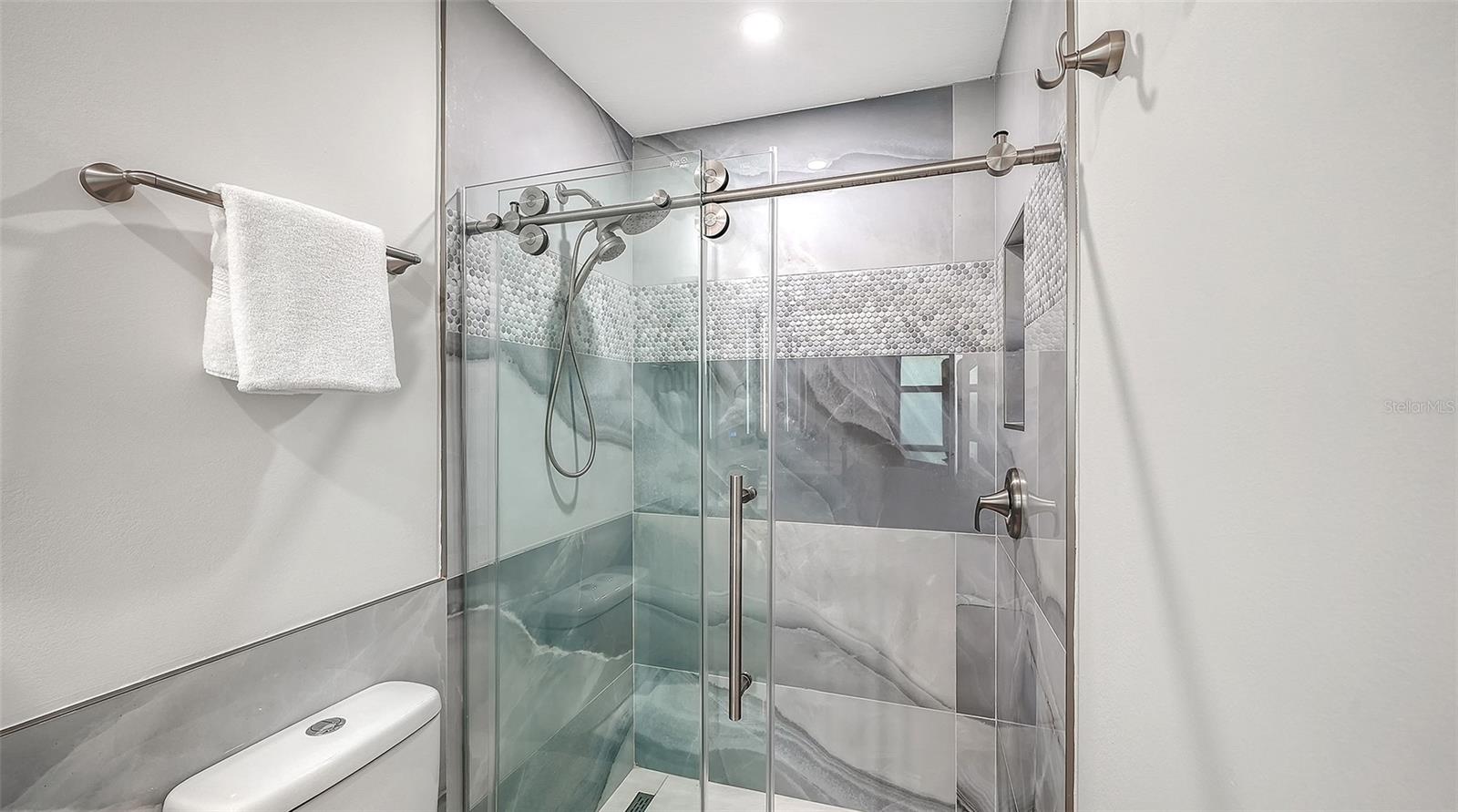 COLONIAL OAKS - Residential