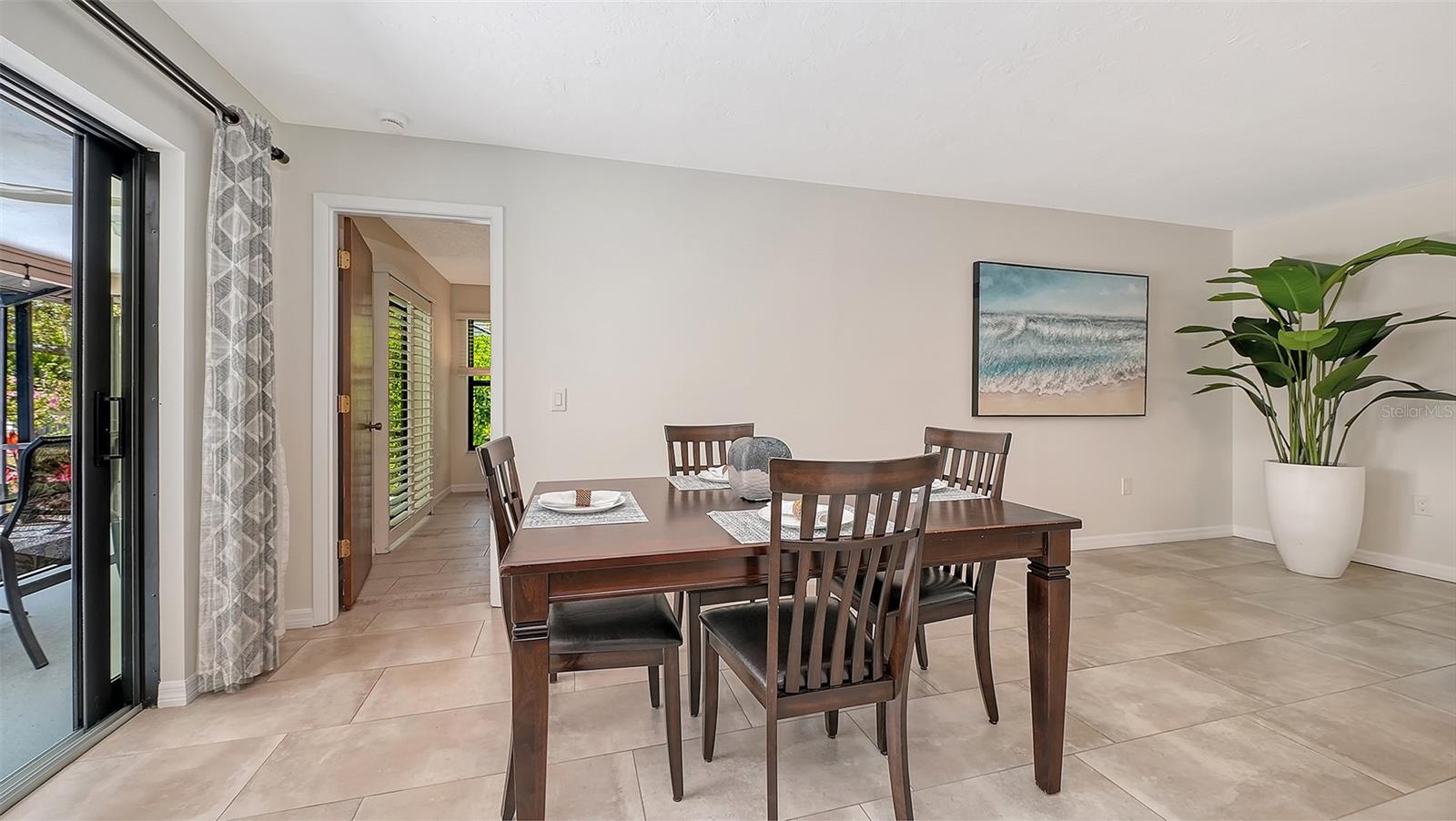 COLONIAL OAKS - Residential