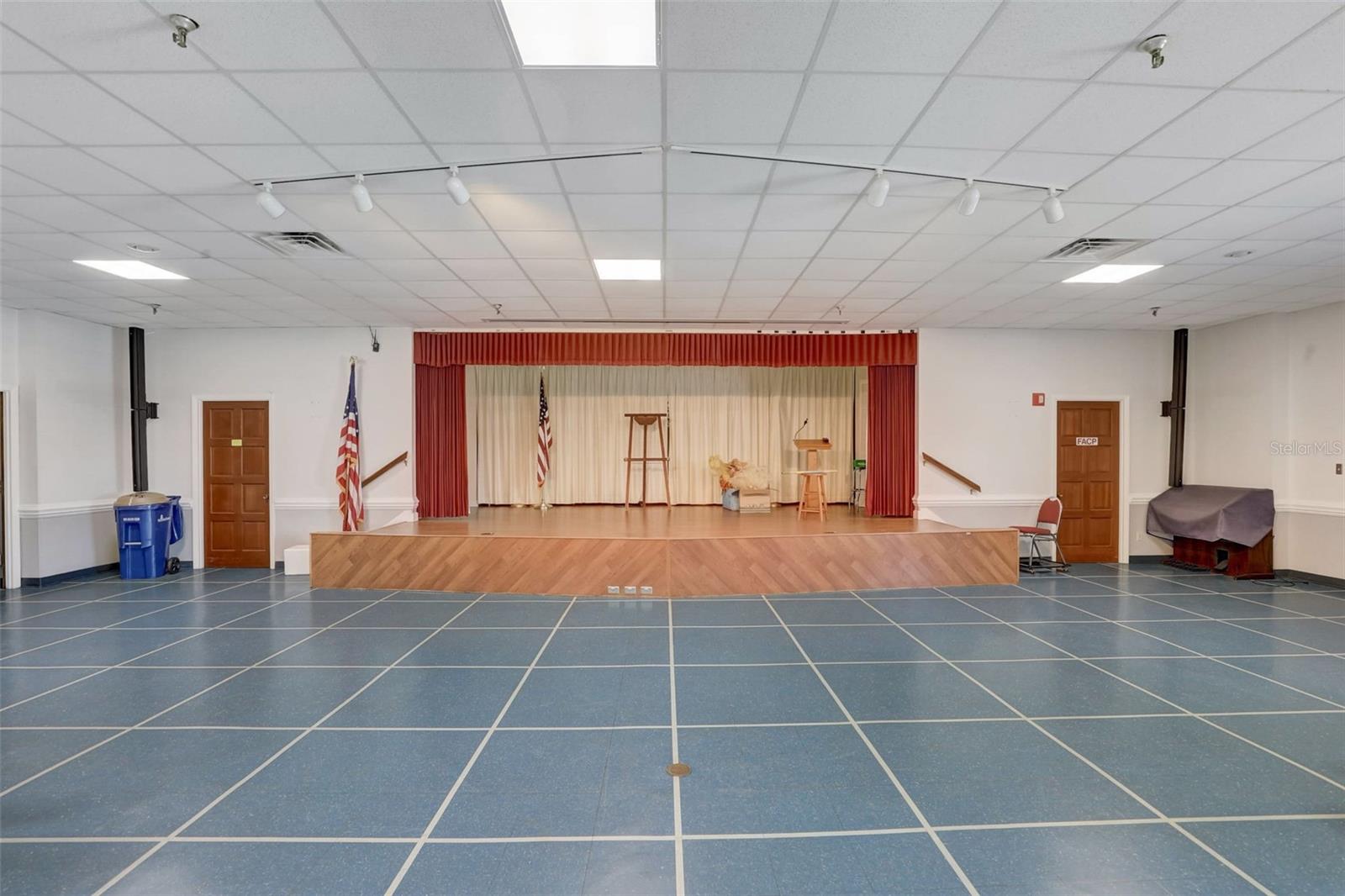 ALAMEDA ISLES - Land