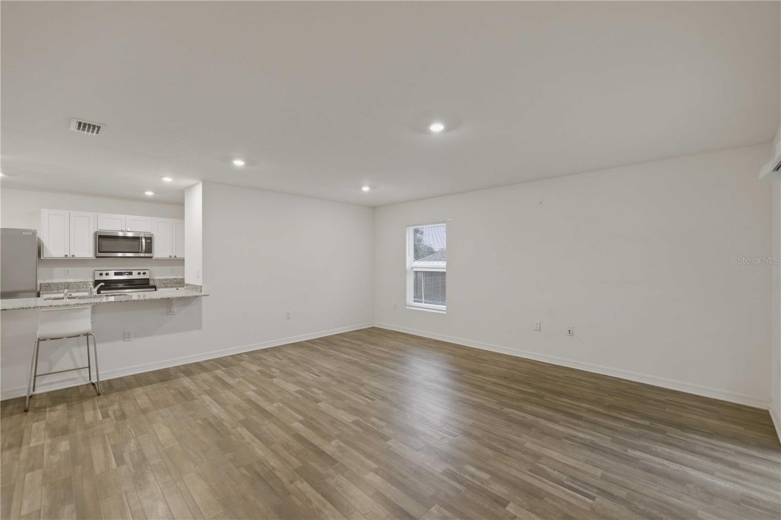 SILVER SPRINGS SHORES - Residential