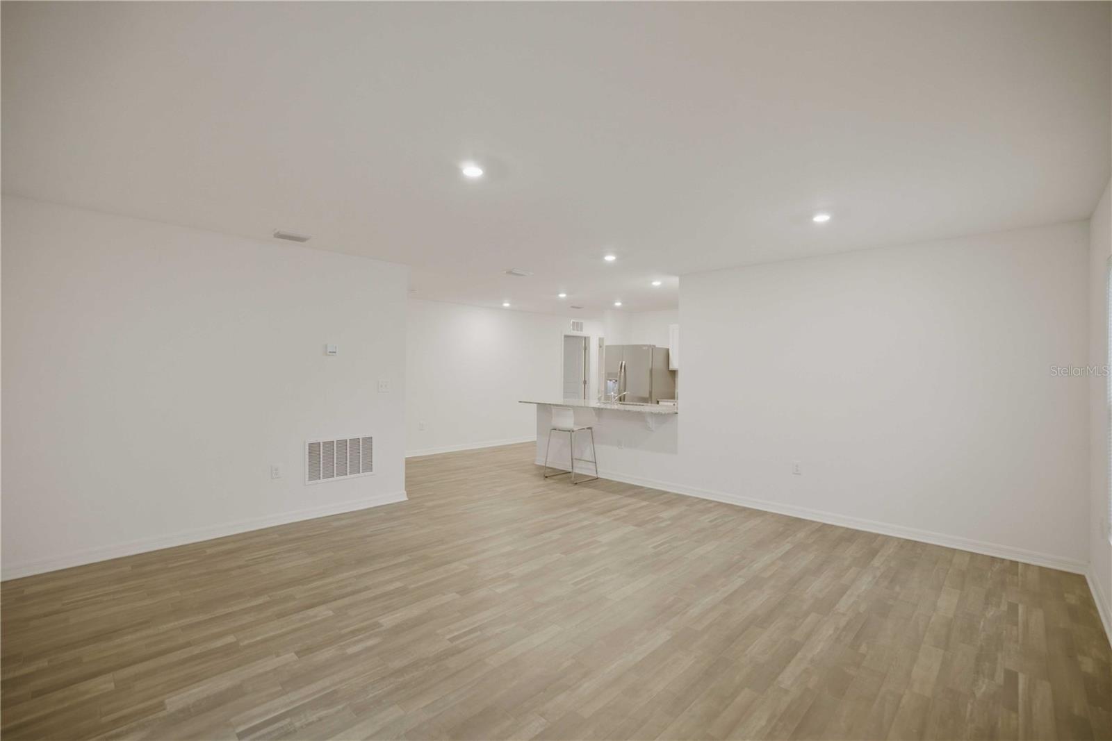 SILVER SPRINGS SHORES - Residential