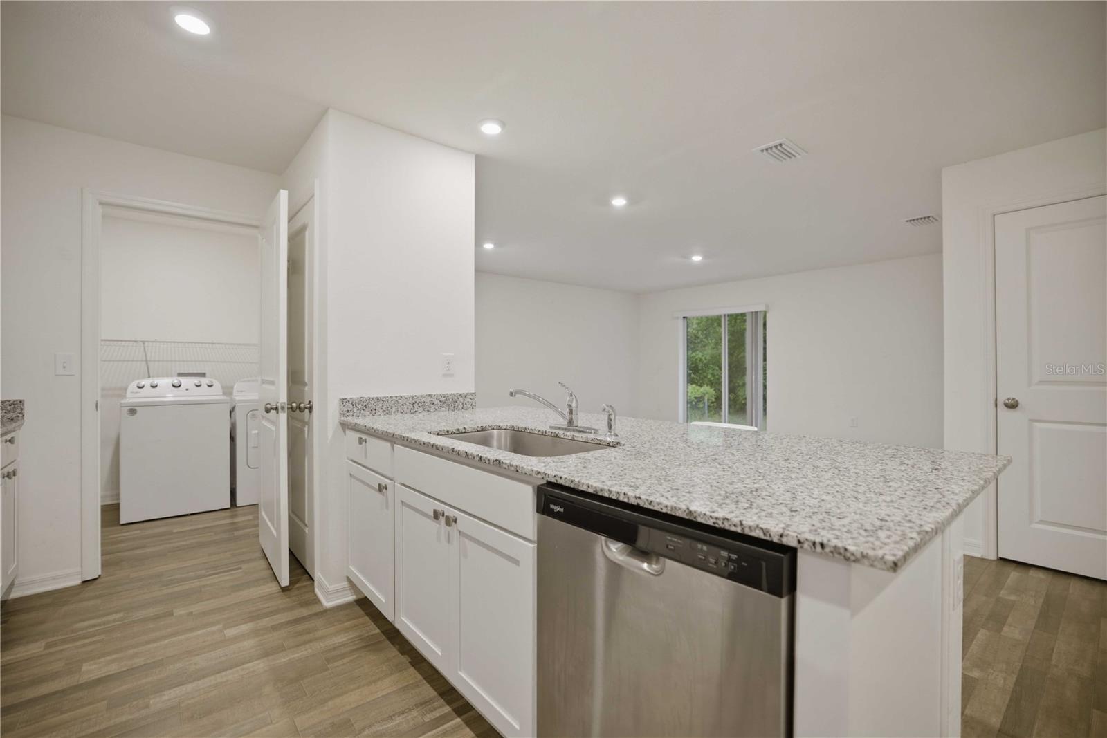 SILVER SPRINGS SHORES - Residential