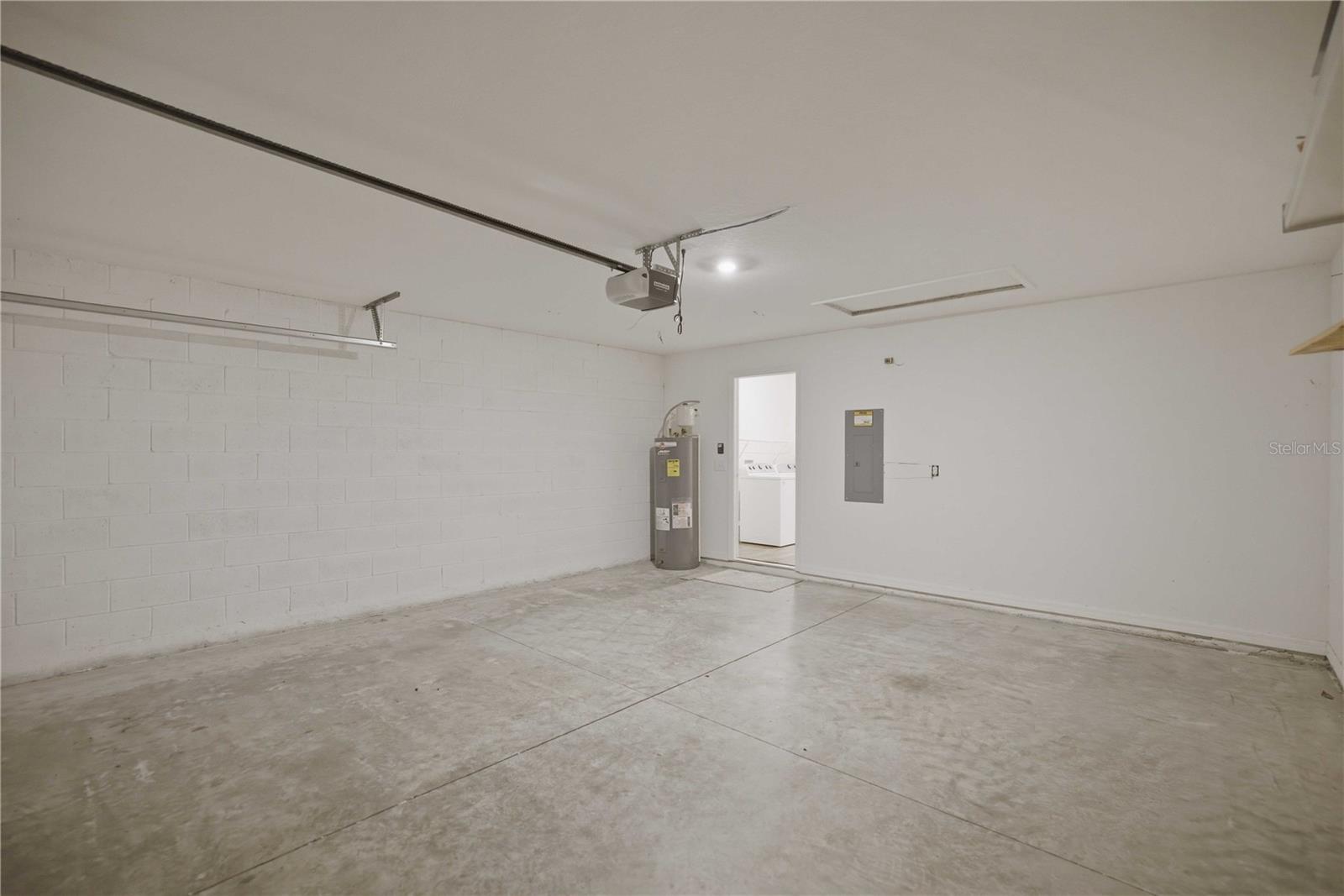 SILVER SPRINGS SHORES - Residential