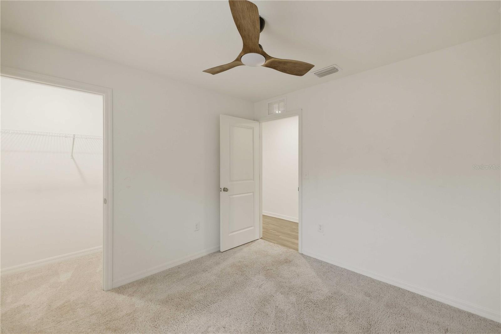 SILVER SPRINGS SHORES - Residential